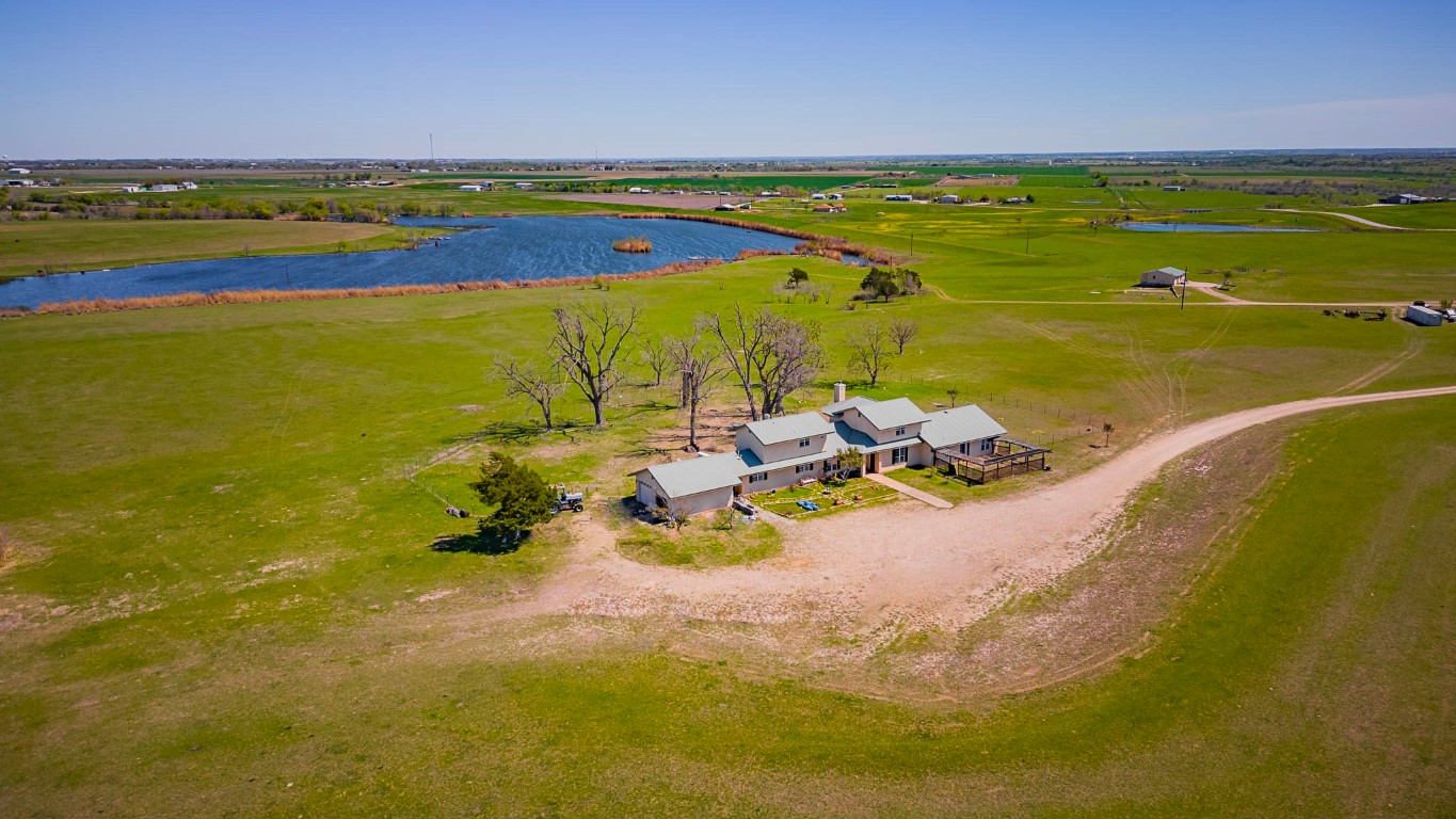 Photo of 1150 County Road 405, Taylor, TX 76574