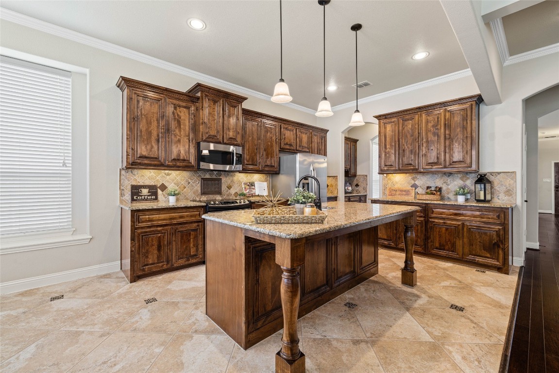 201 Silver Trail, Round Rock, Texas image 15