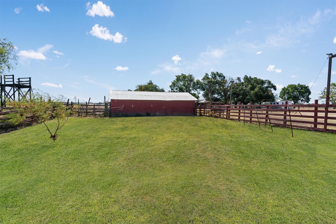 323 County Road 450, Thorndale, Texas image 12