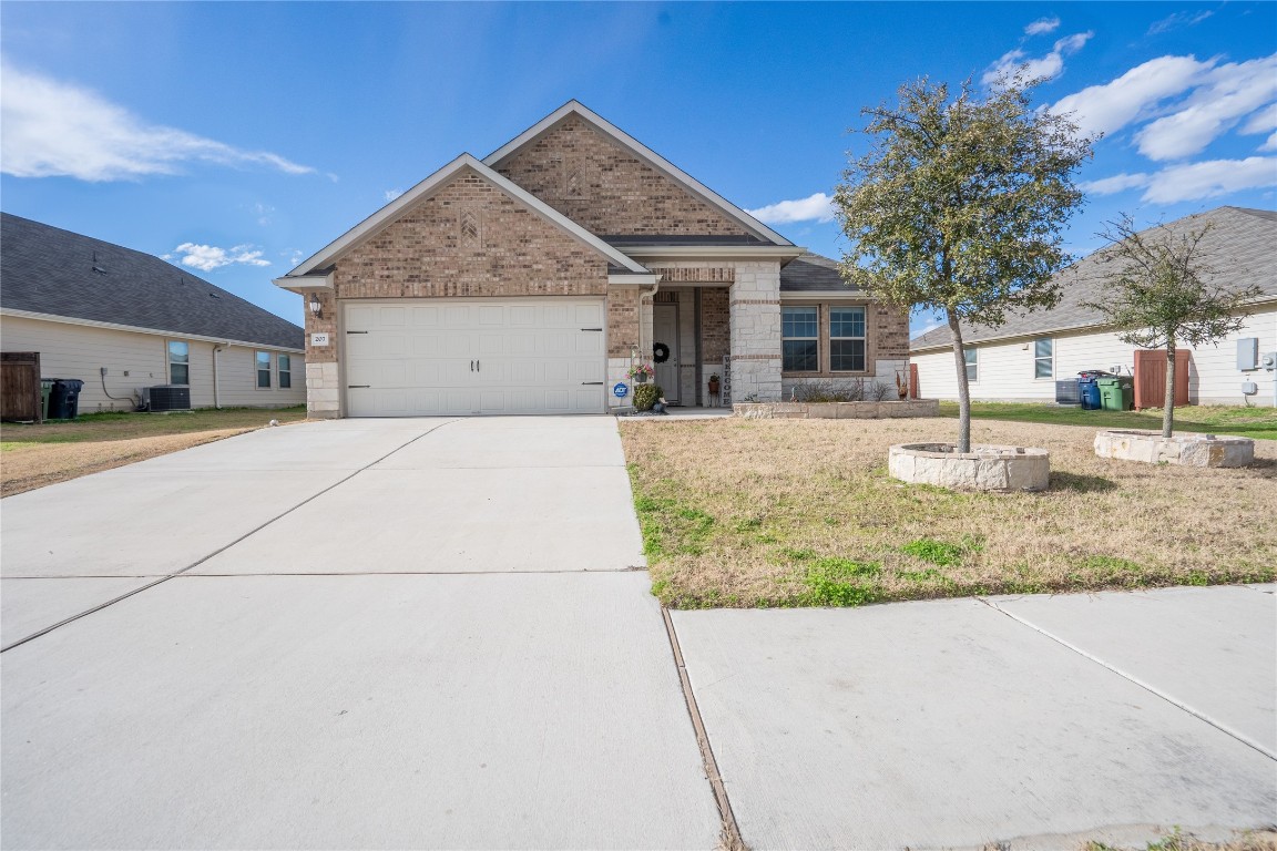 Photo of 207 Balsam ST, Hutto, TX 78634