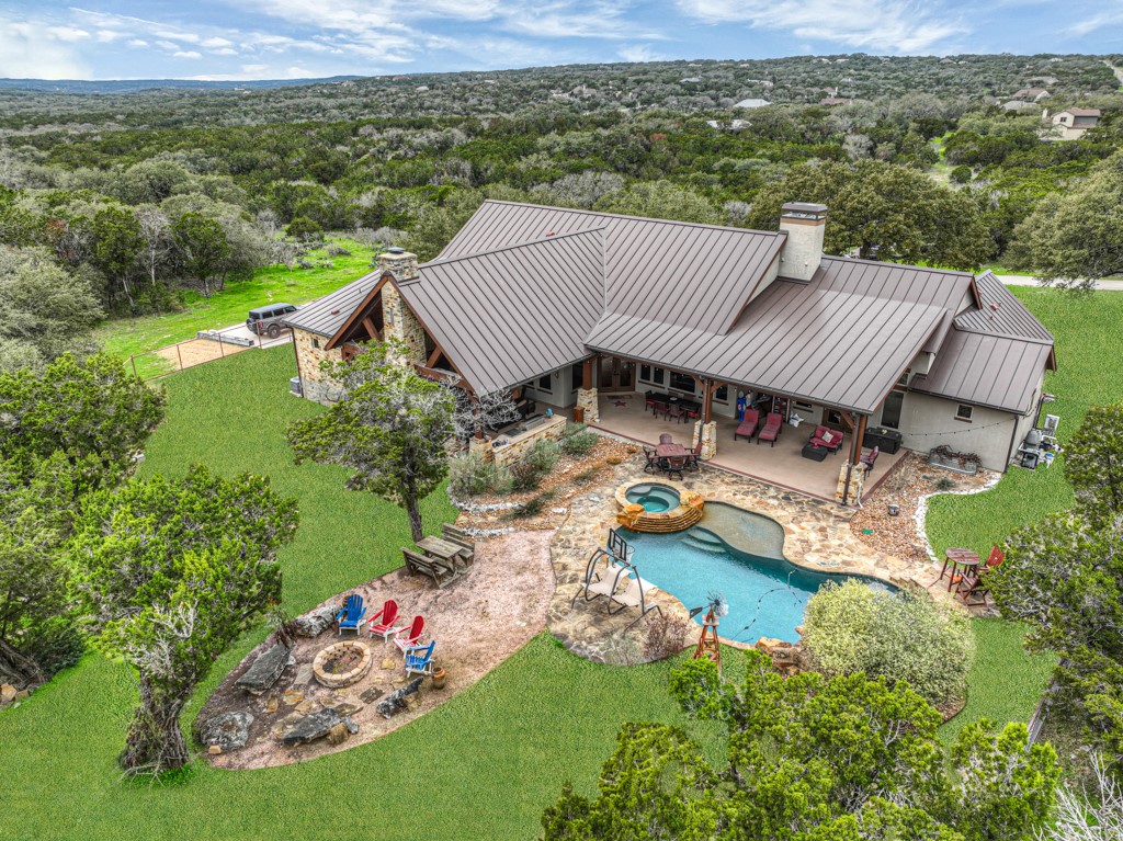Photo of 651 River Chase DR, New Braunfels, TX 78132