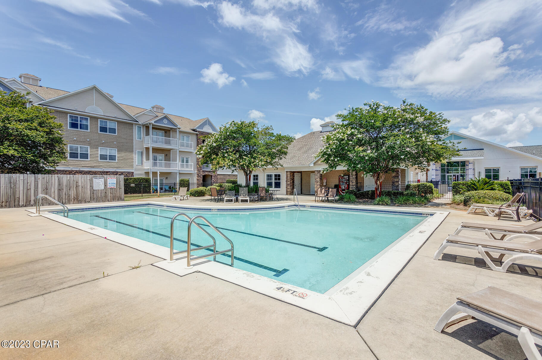 Listing photo id 3 for 8605 Toqua Road 101 (g-1)