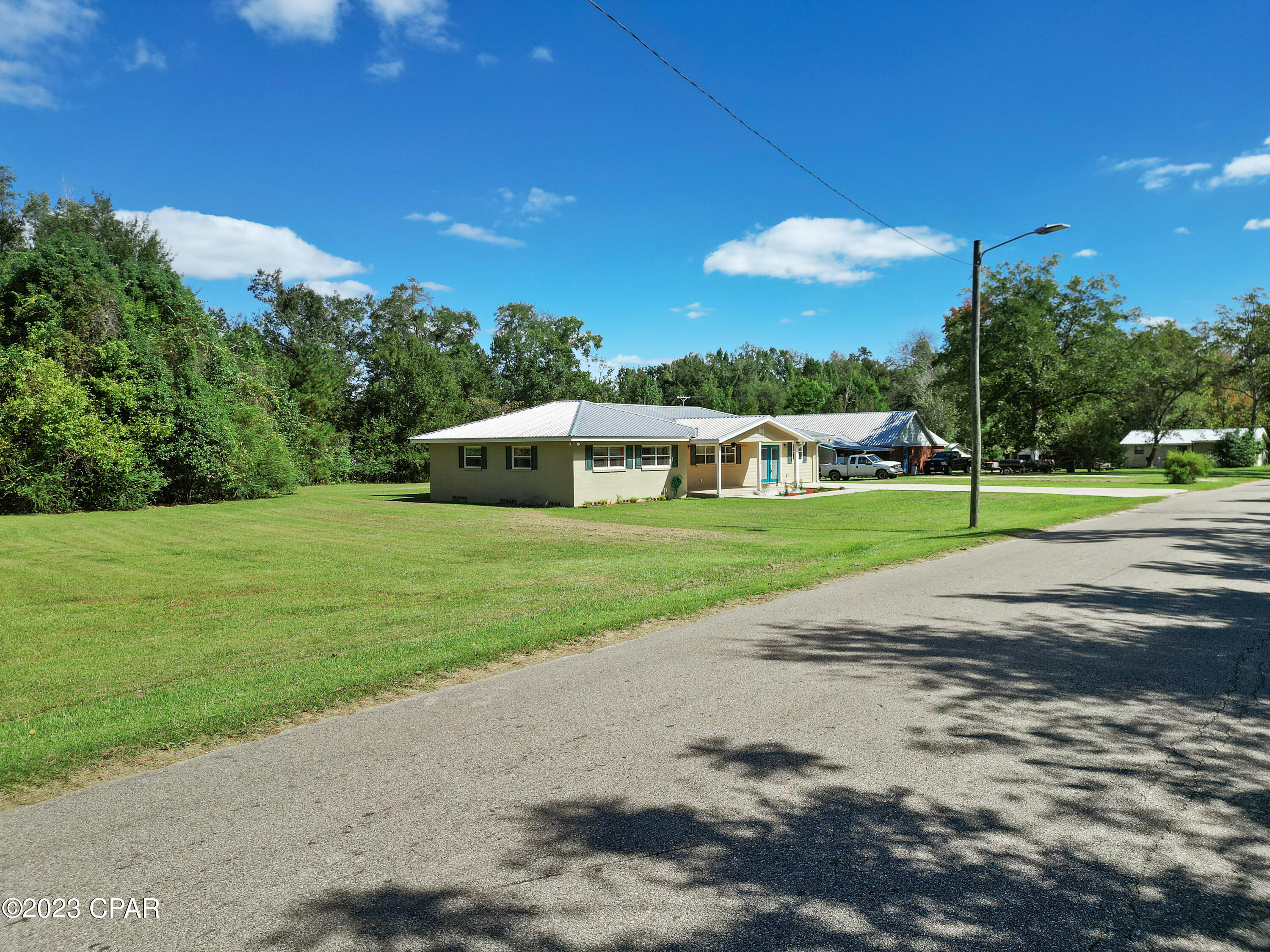 Image 11 For 20754 Lockwood Avenue