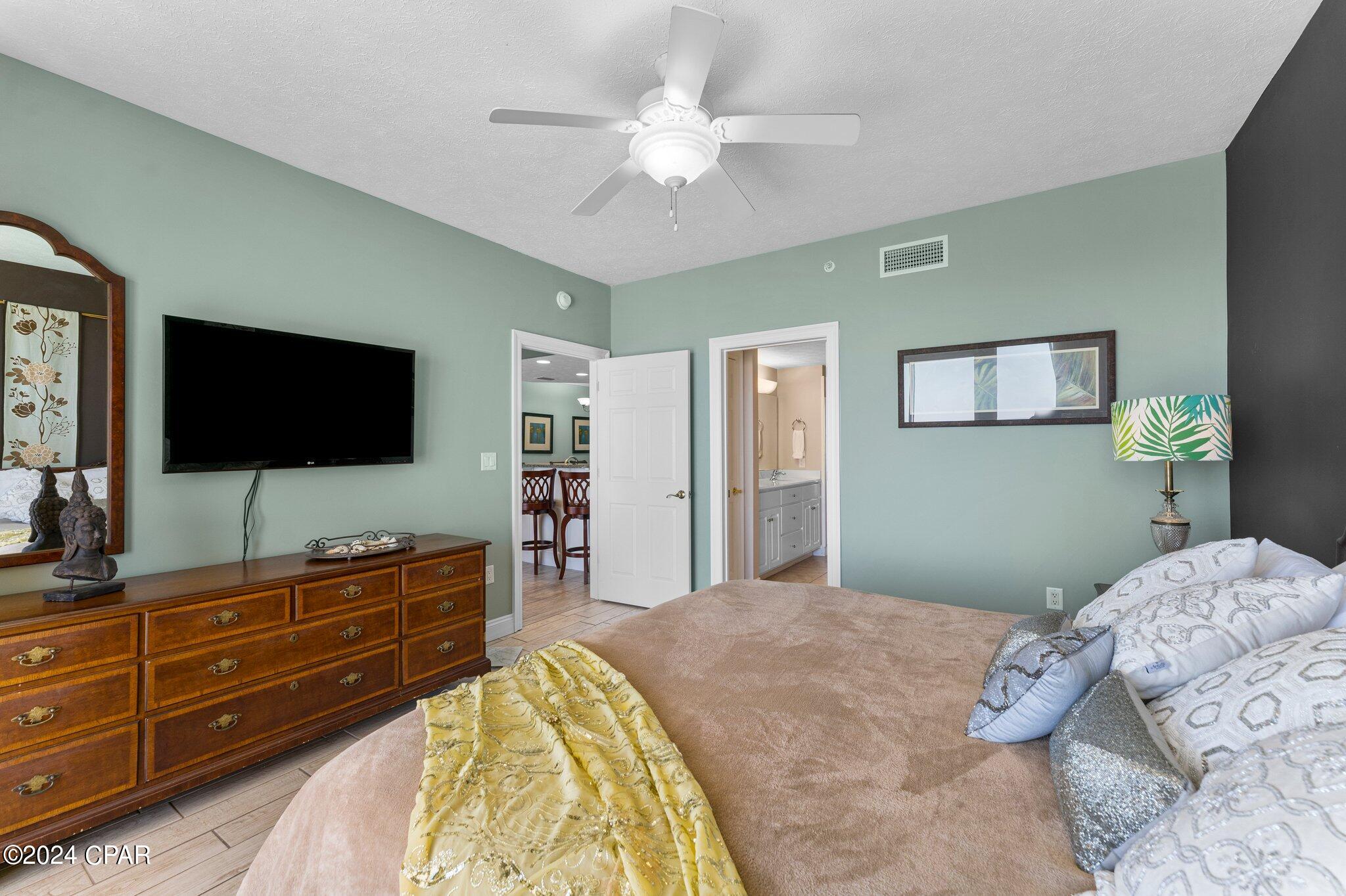 Image 12 For 5004 Thomas Drive 1710