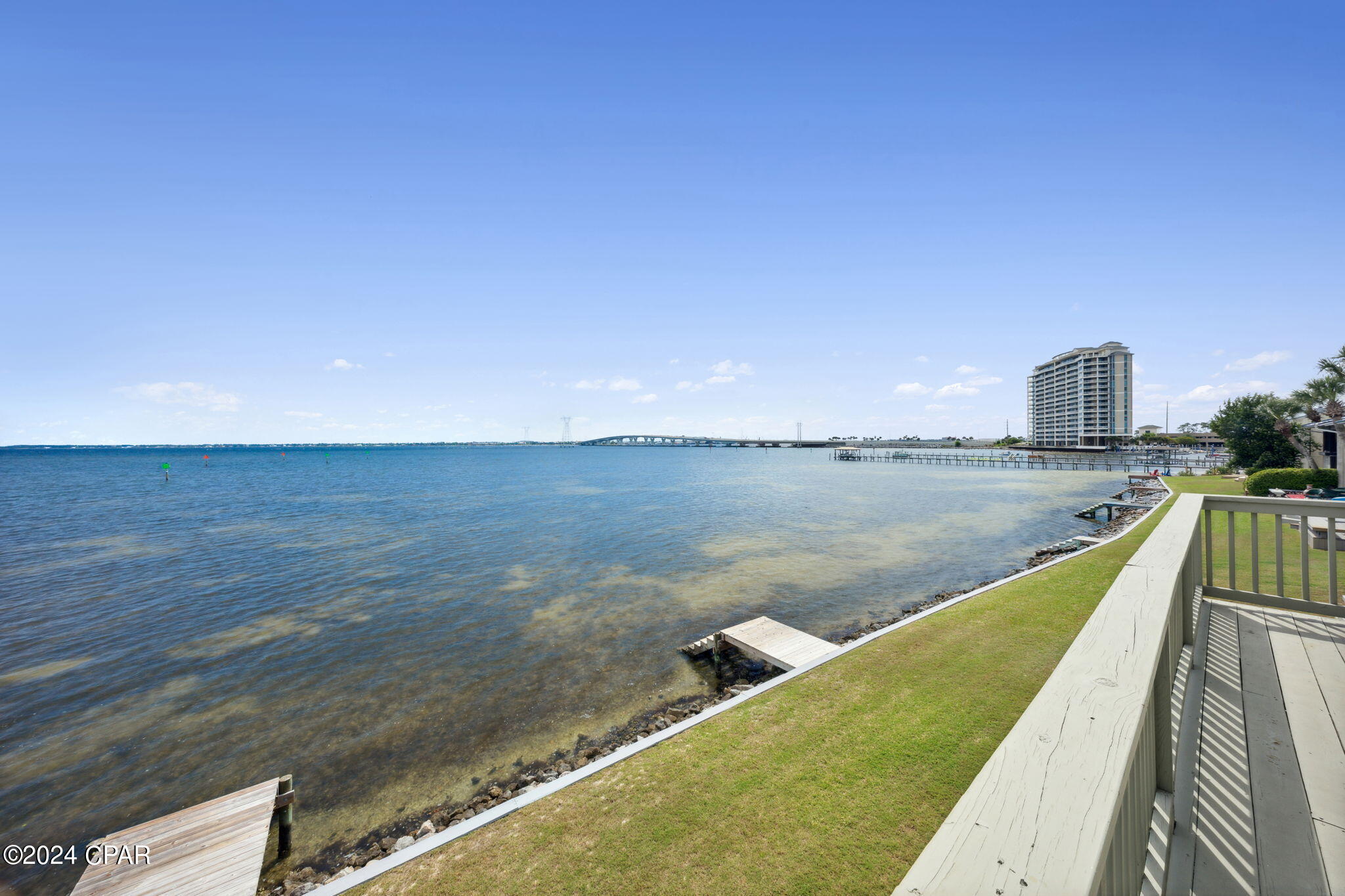 Image 32 For 425 Bayshore Drive 10