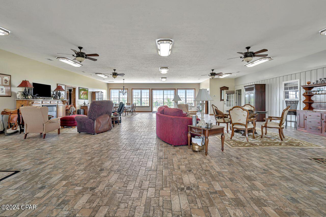 Listing photo id 5 for 4622 Cherokee Heights Road