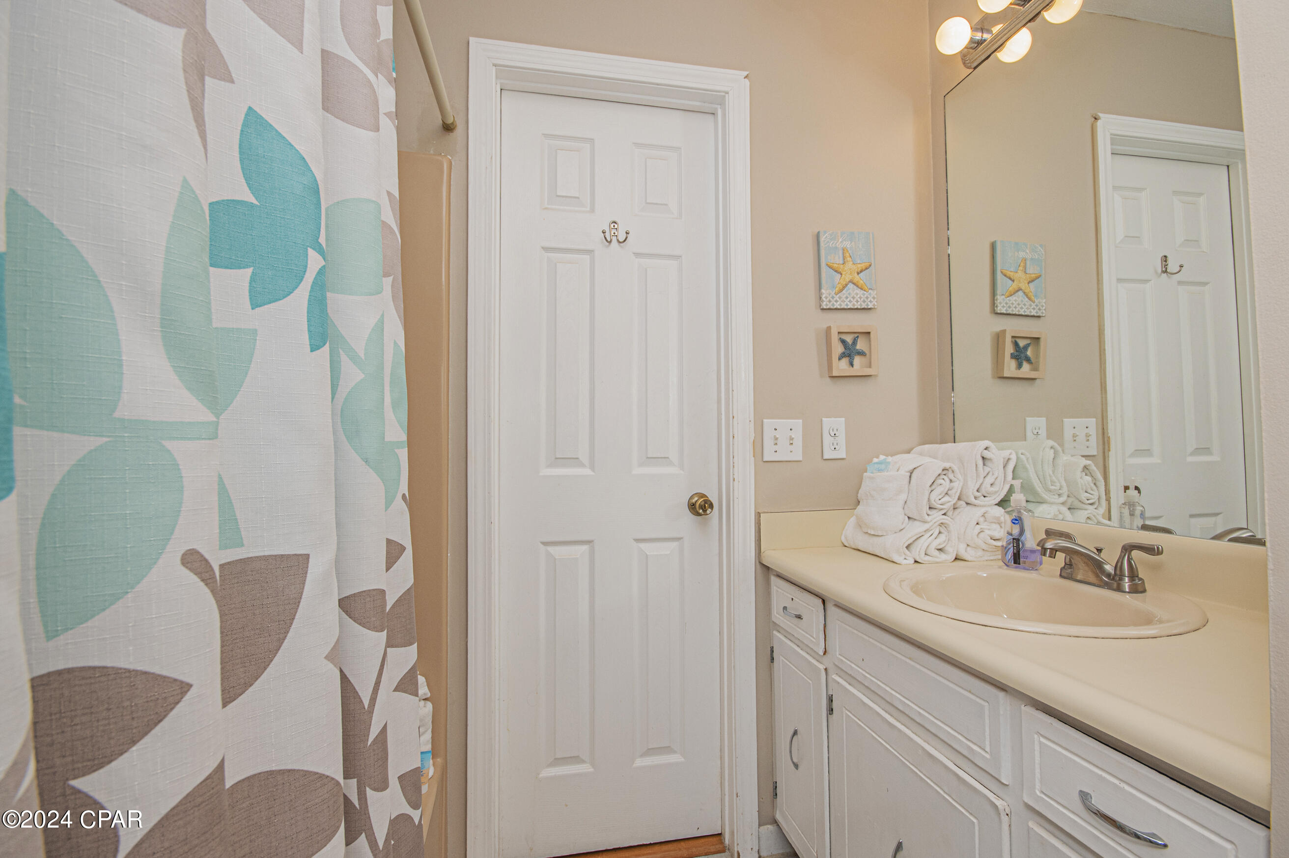 Image 30 For 8422 Thomas Drive C