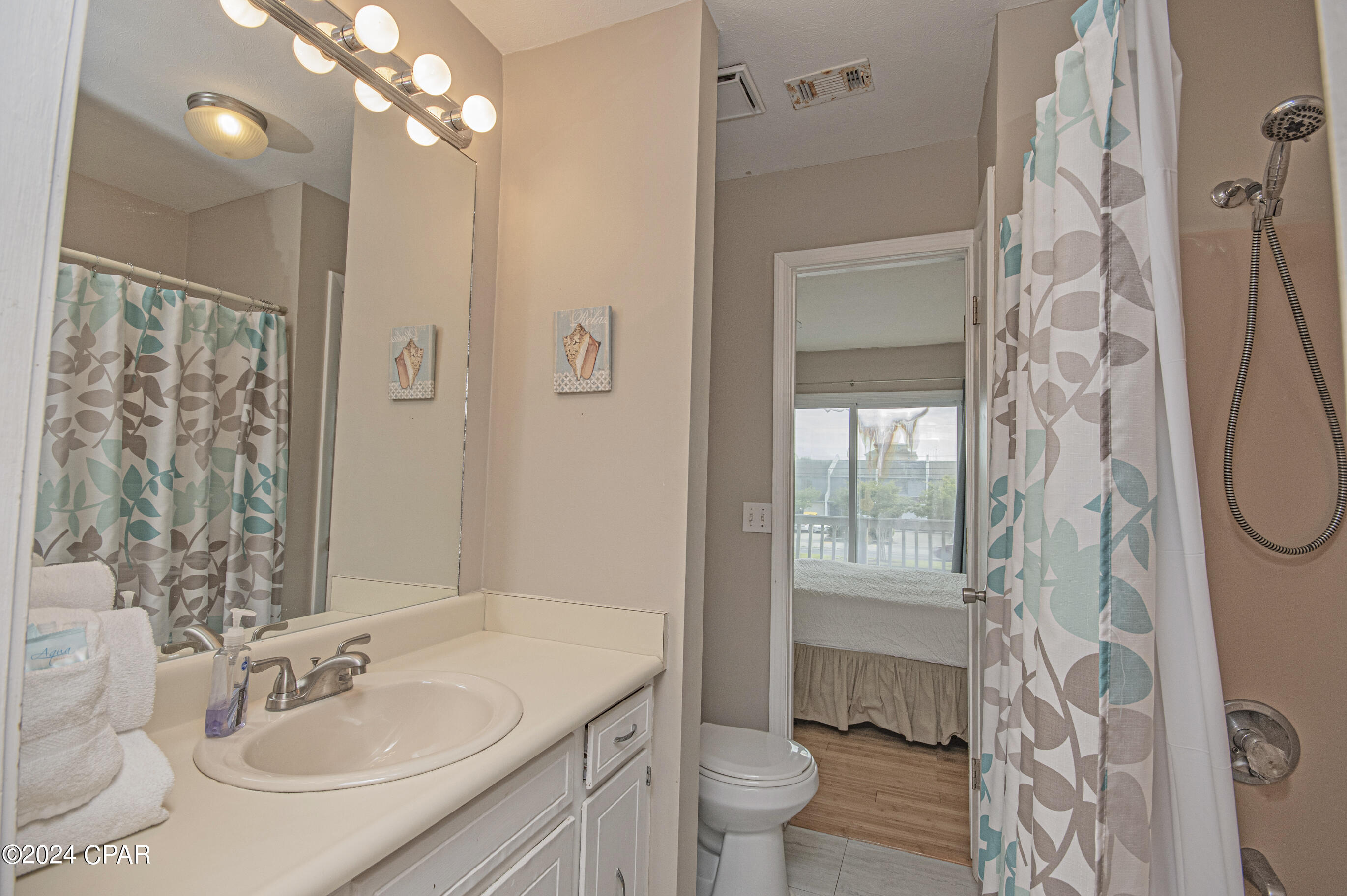 Image 36 For 8422 Thomas Drive C