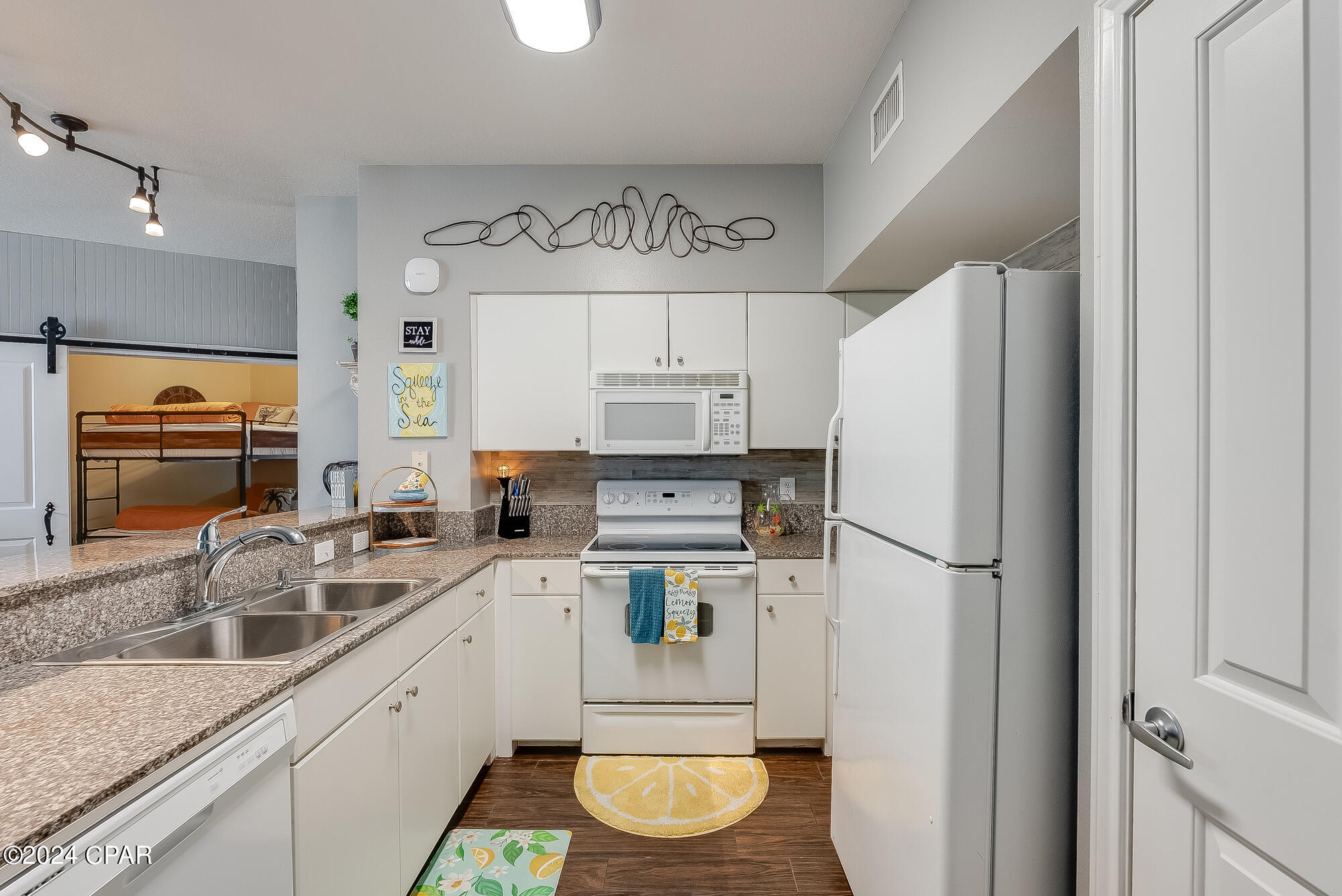 Image 10 For 9900 Thomas Drive 1022