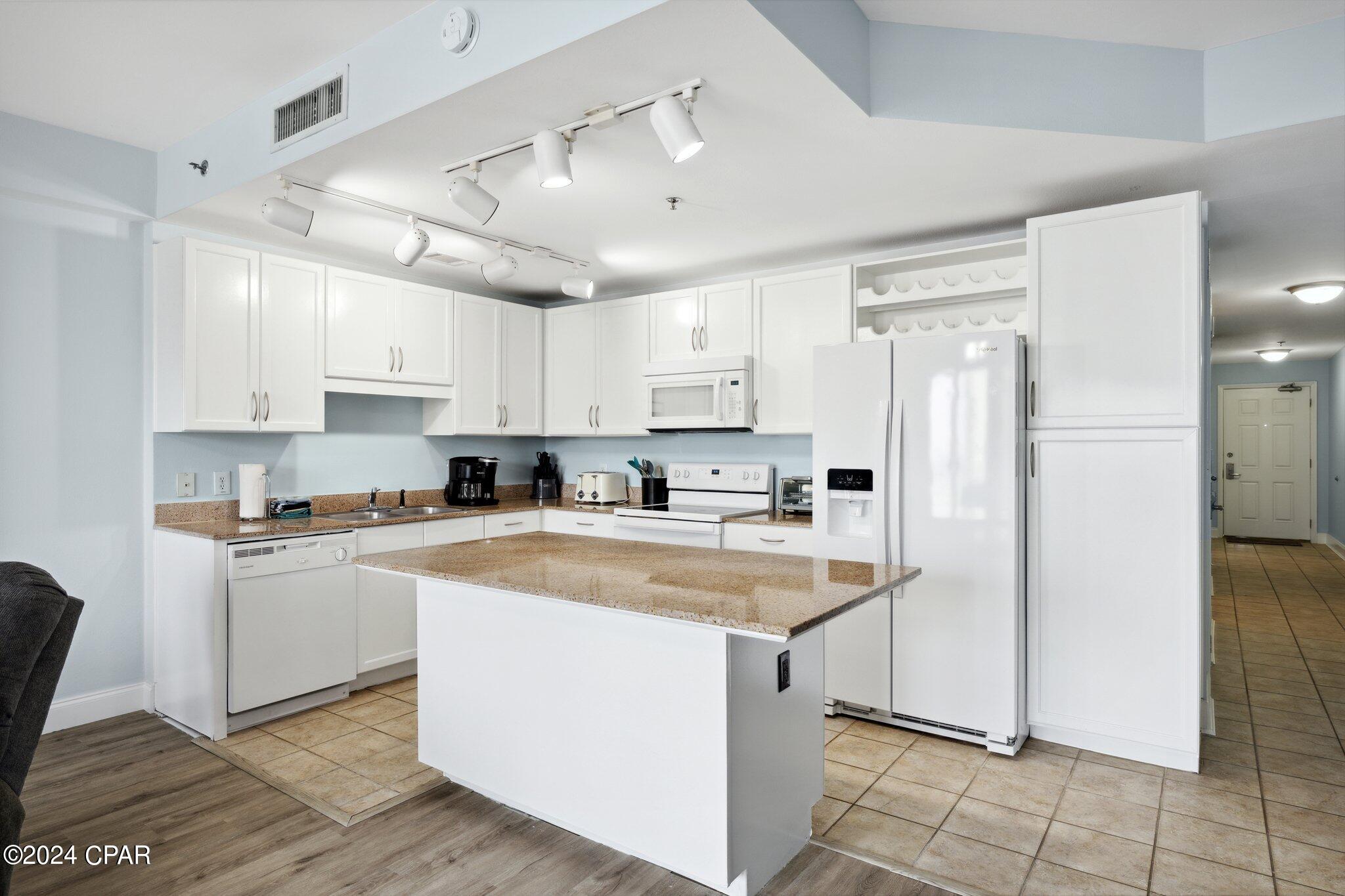 Image 26 For 9860 Thomas Drive 519