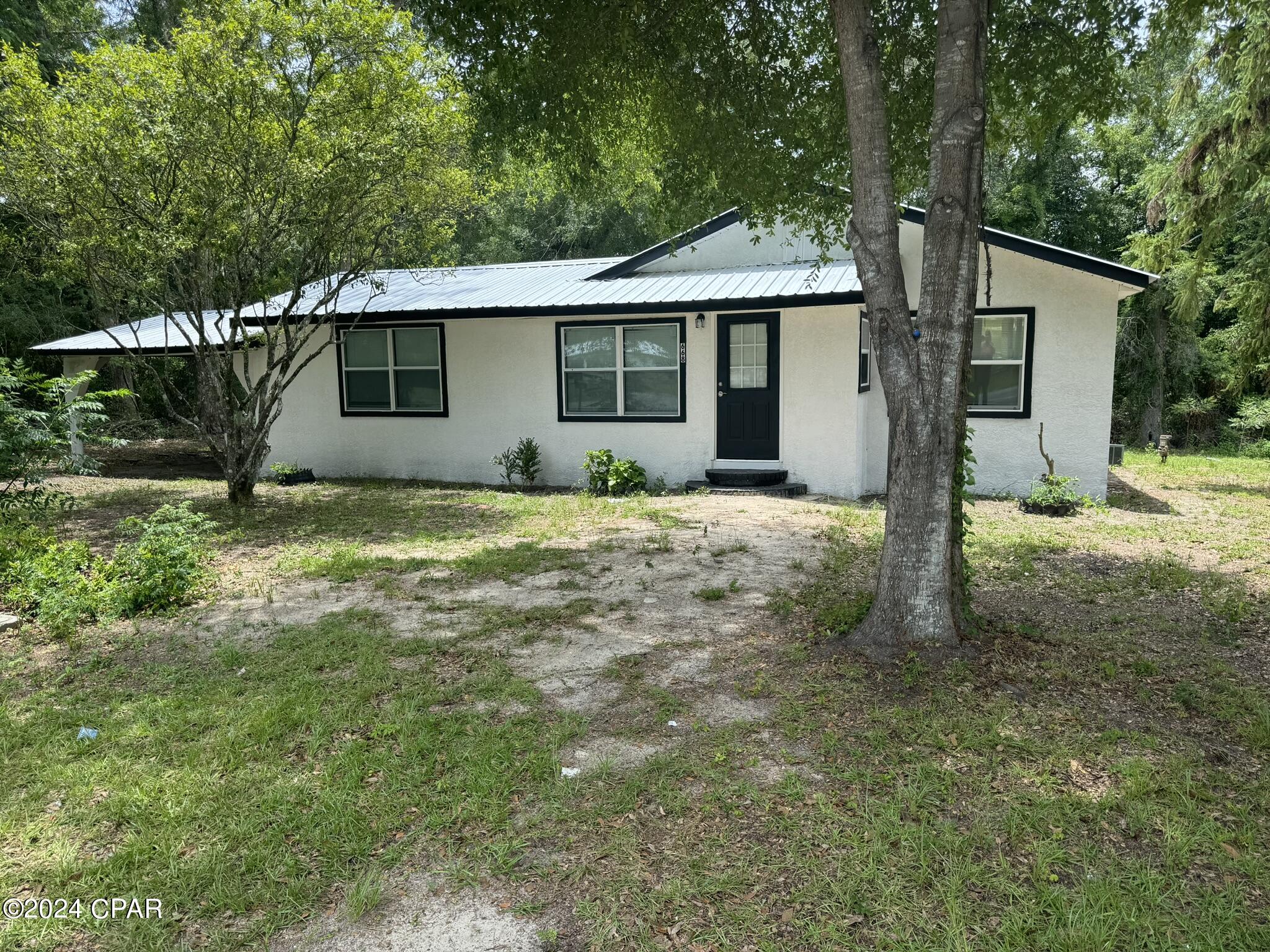 Photo of 668 Wrights Creek Caryville FL 32427