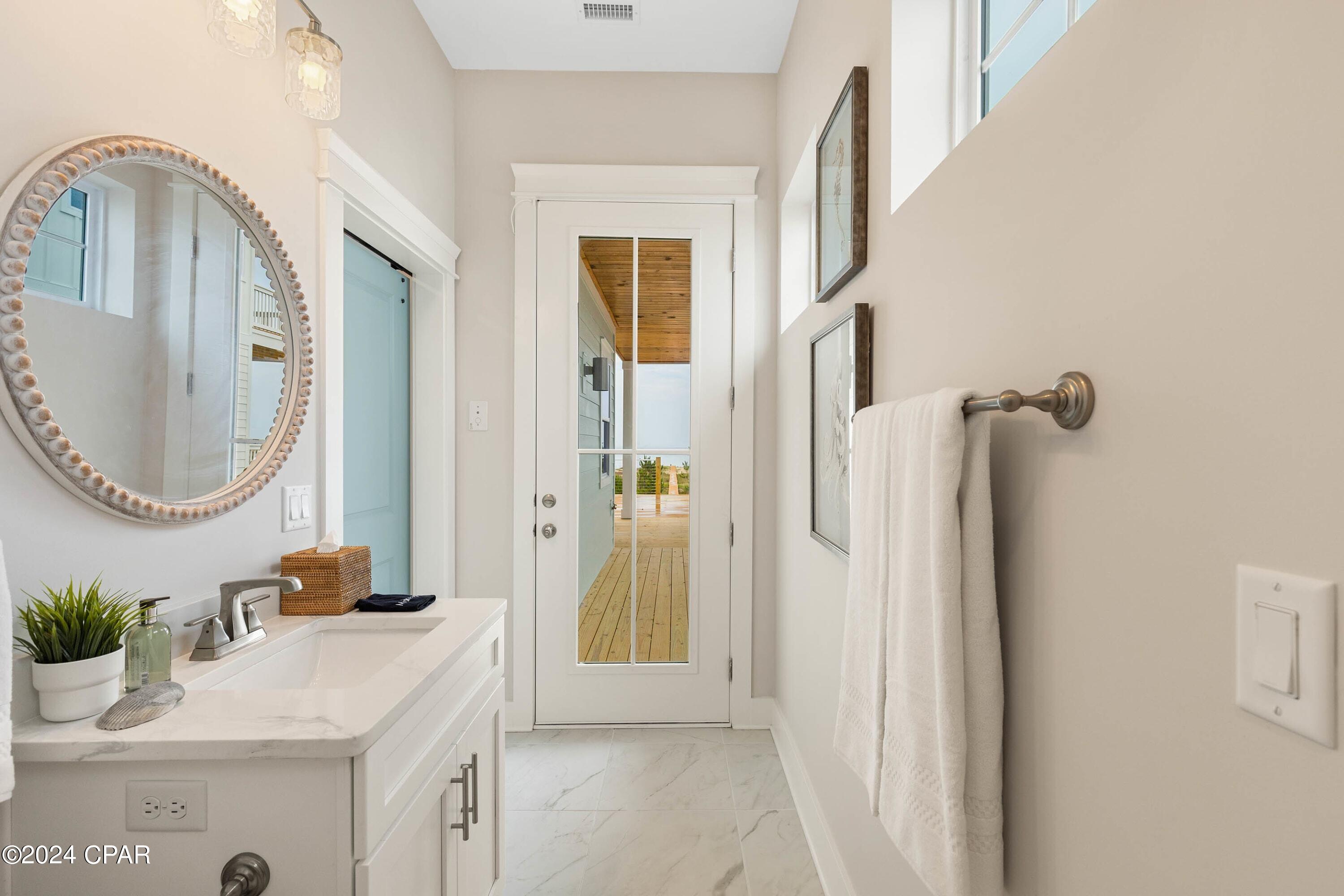 Listing photo id 39 for 197 Las Palamas Lane