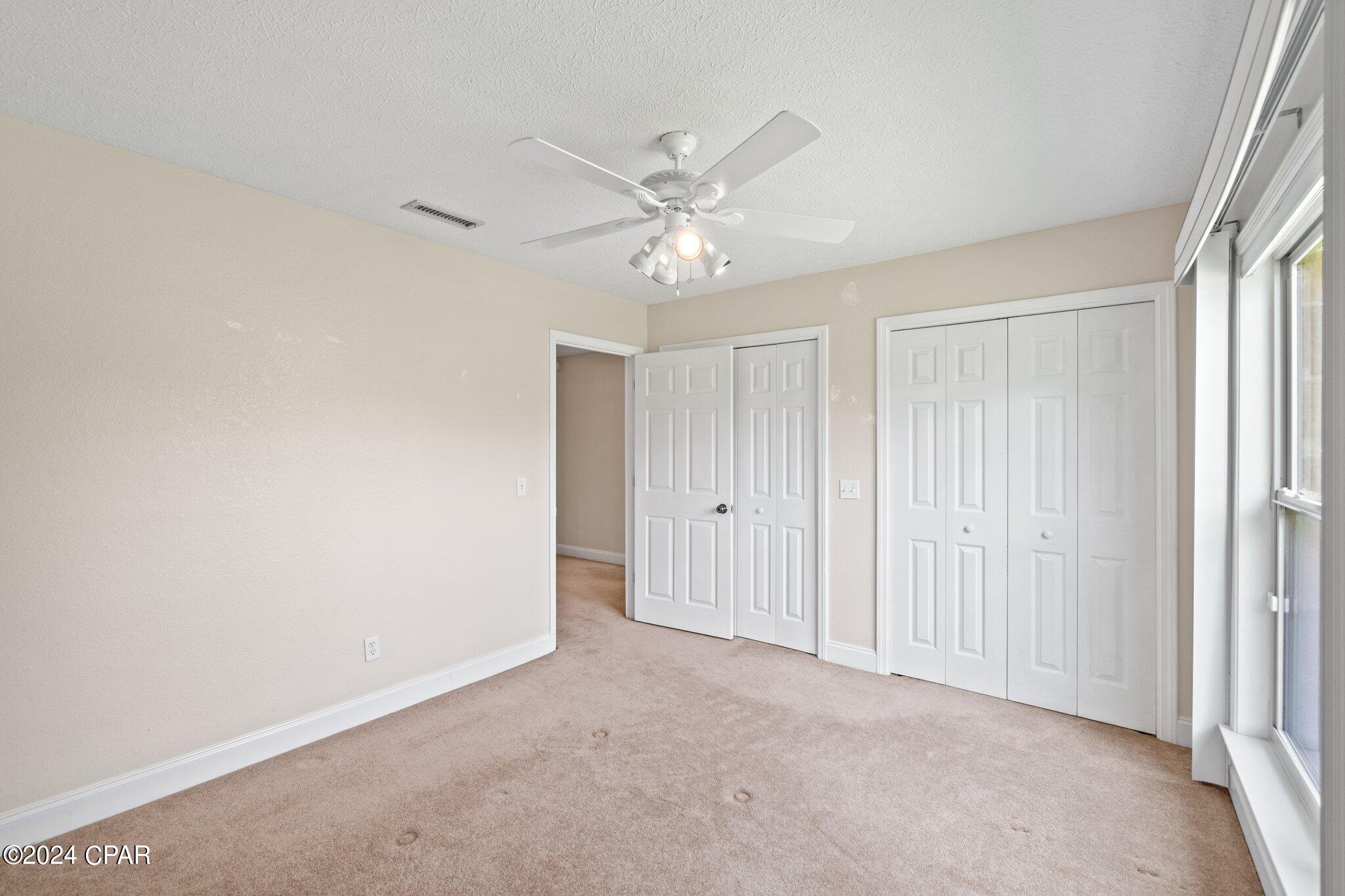 Listing photo id 15 for 963 Everett Road
