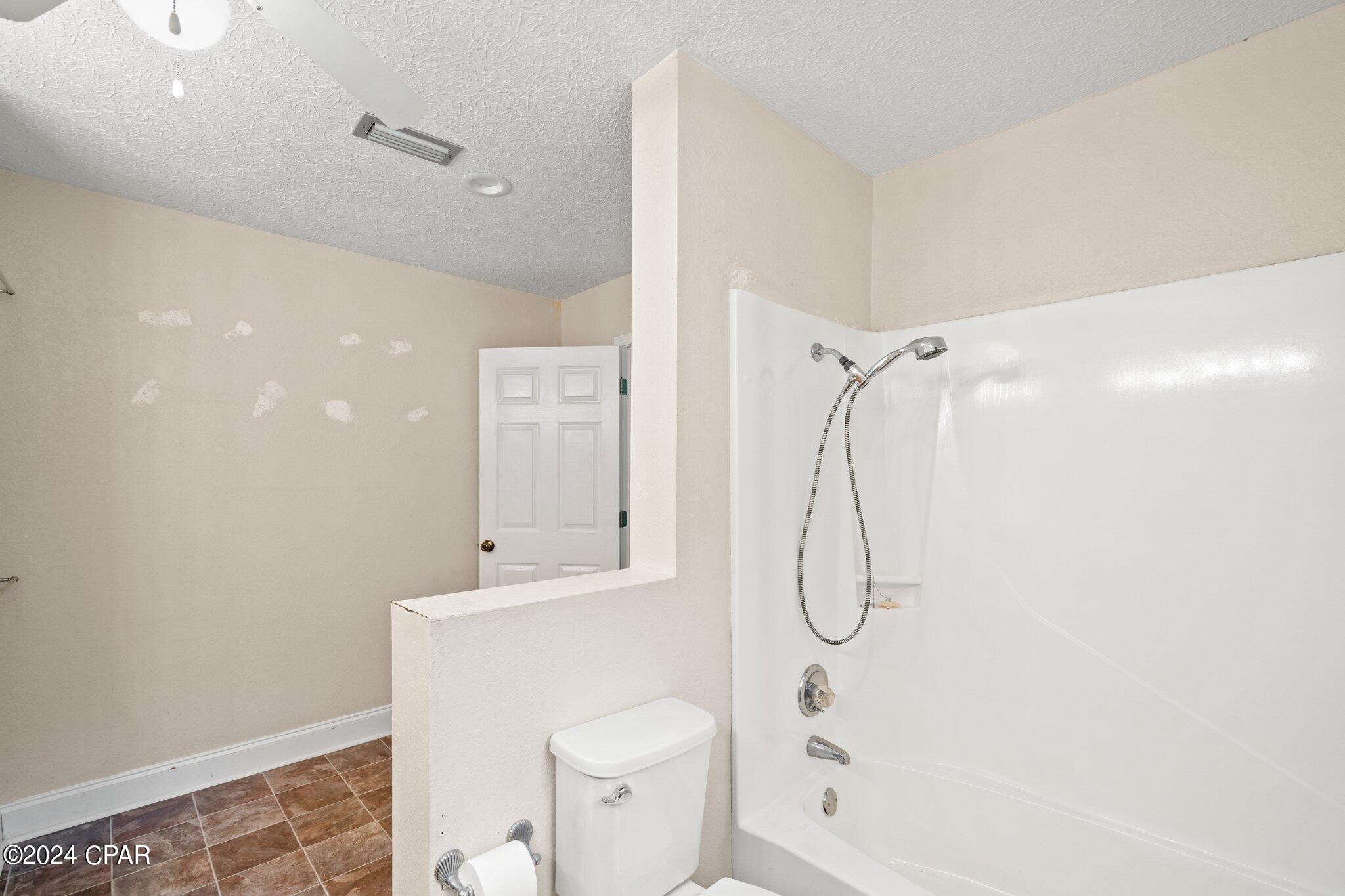 Listing photo id 23 for 963 Everett Road