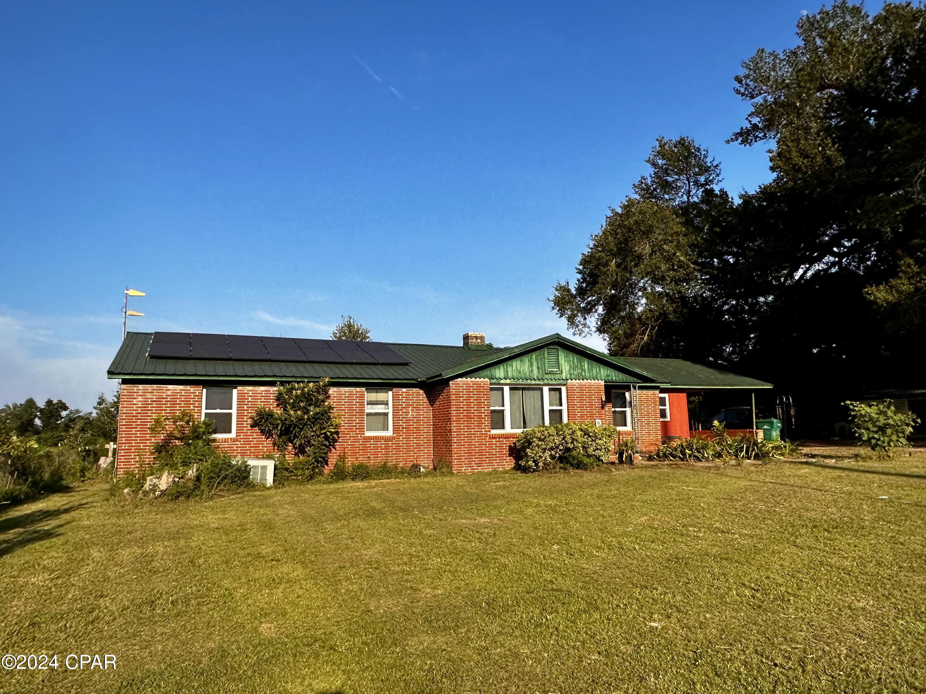 Listing photo id 2 for 4170 Wintergreen Road