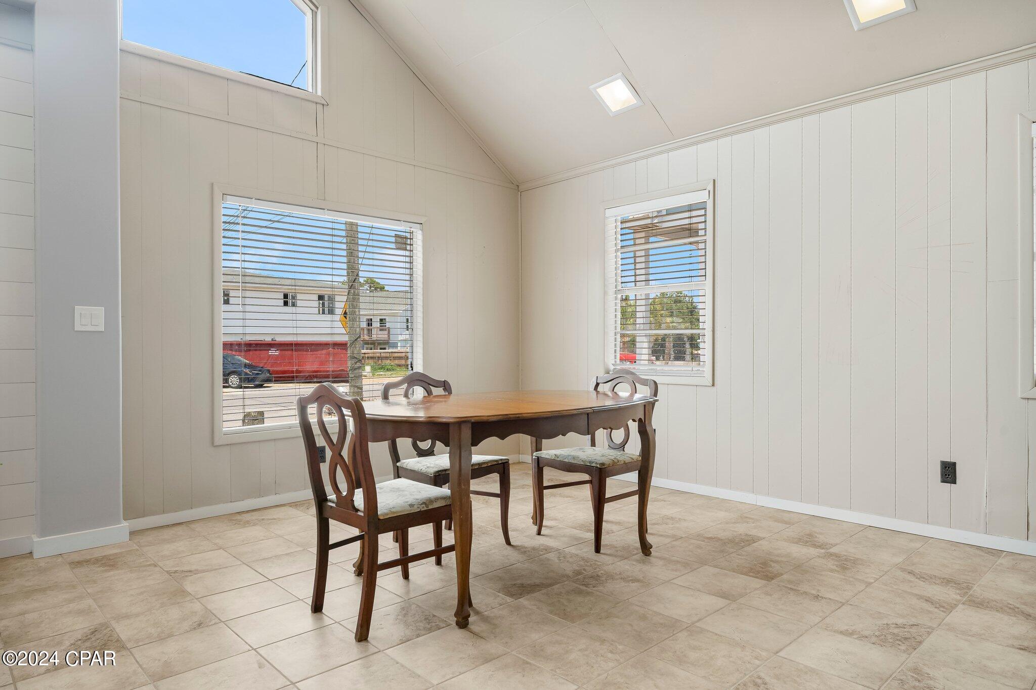 Image 7 For 3923 Ocean View Drive
