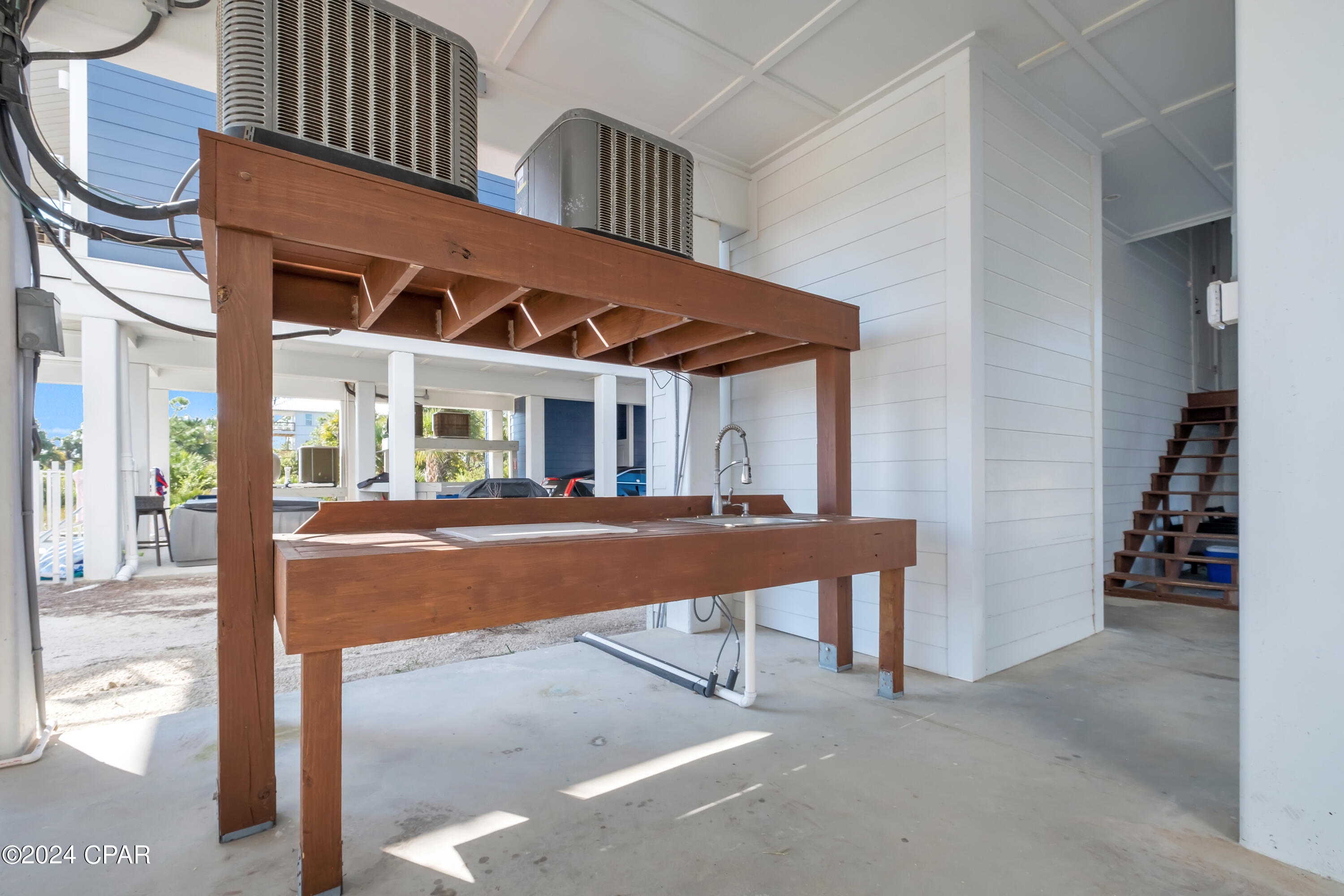 Listing photo id 41 for 1492 Indian Pass Road
