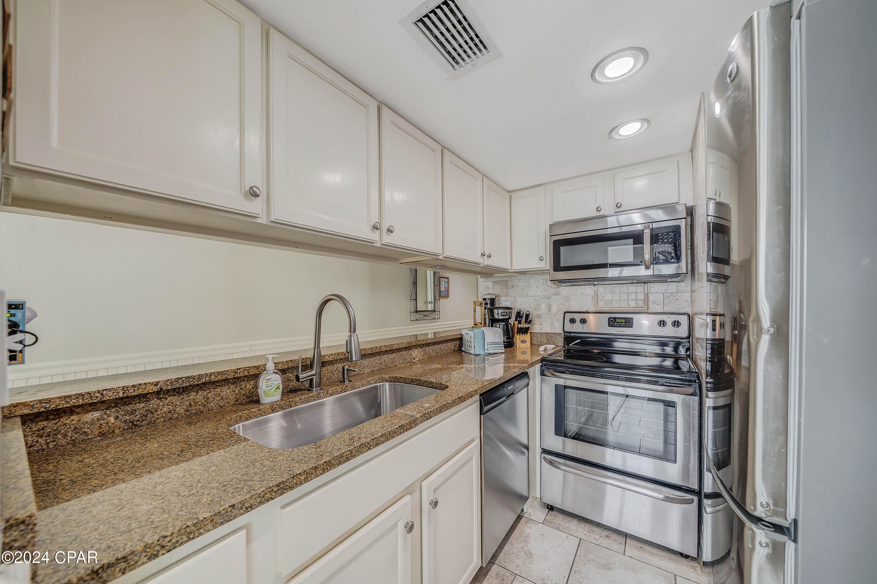 Image 13 For 9850 Thomas Drive 902w