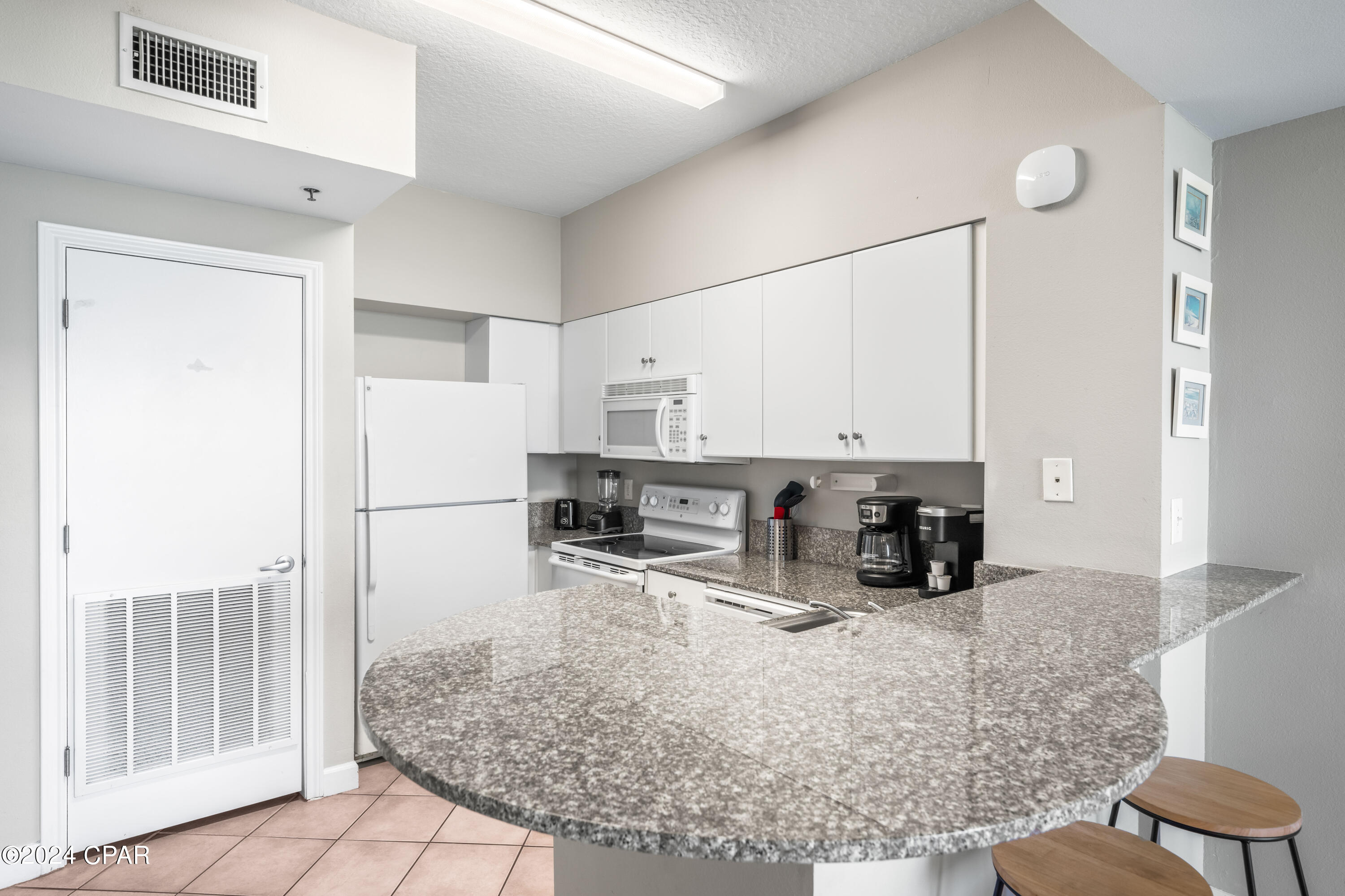 Image 7 For 9900 Thomas Drive  2010