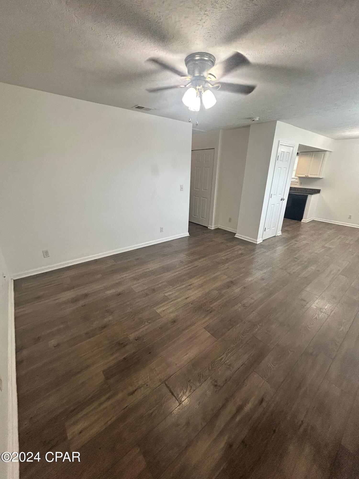 Image 3 For 3914 11th Street 303