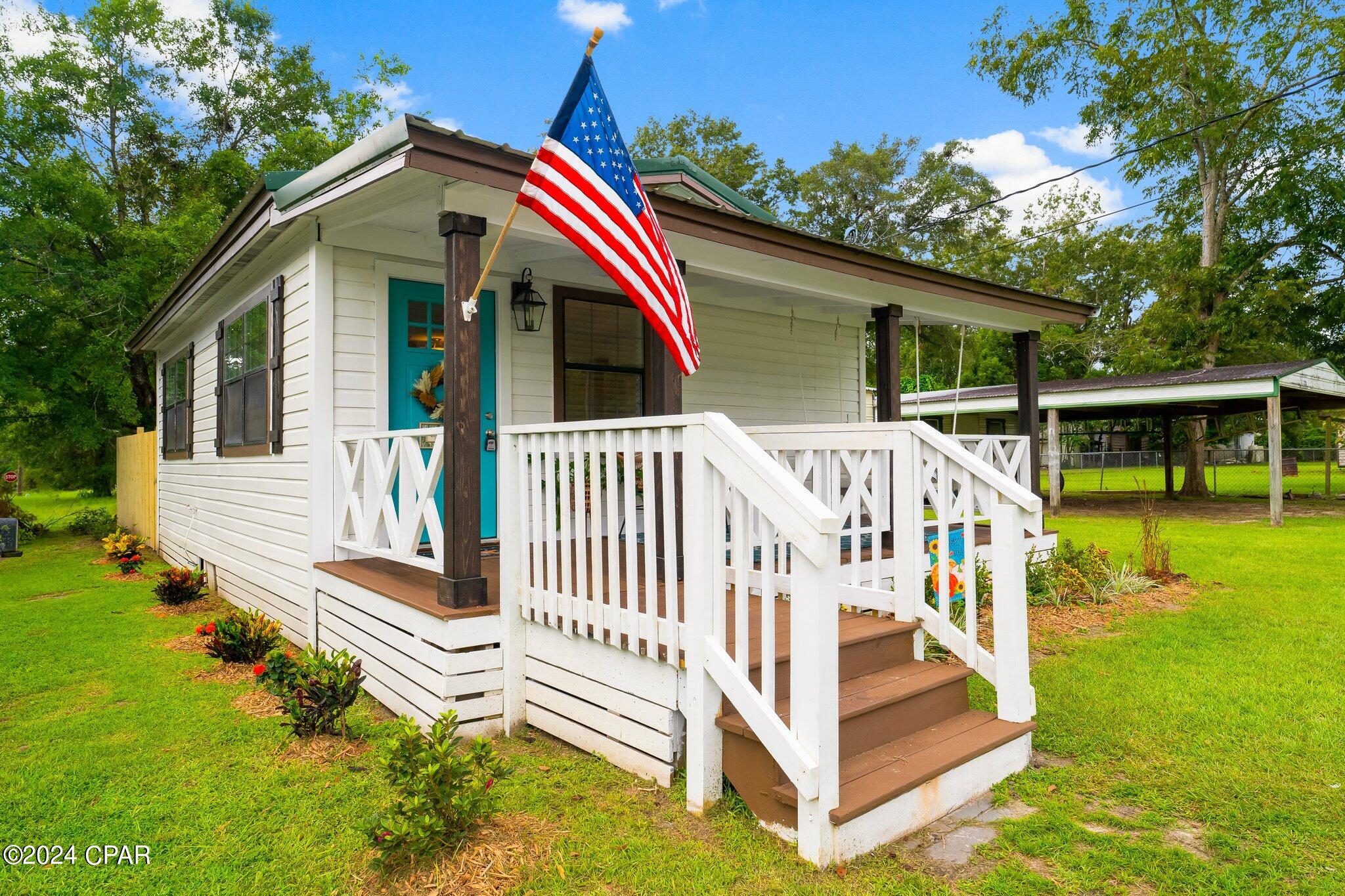 1017 Tupelo Street, Wewahitchka, Florida image 2
