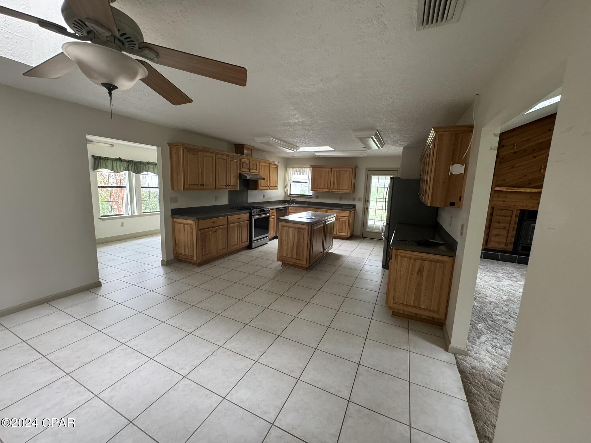 Image 6 For 22875 Parker Lane 22879