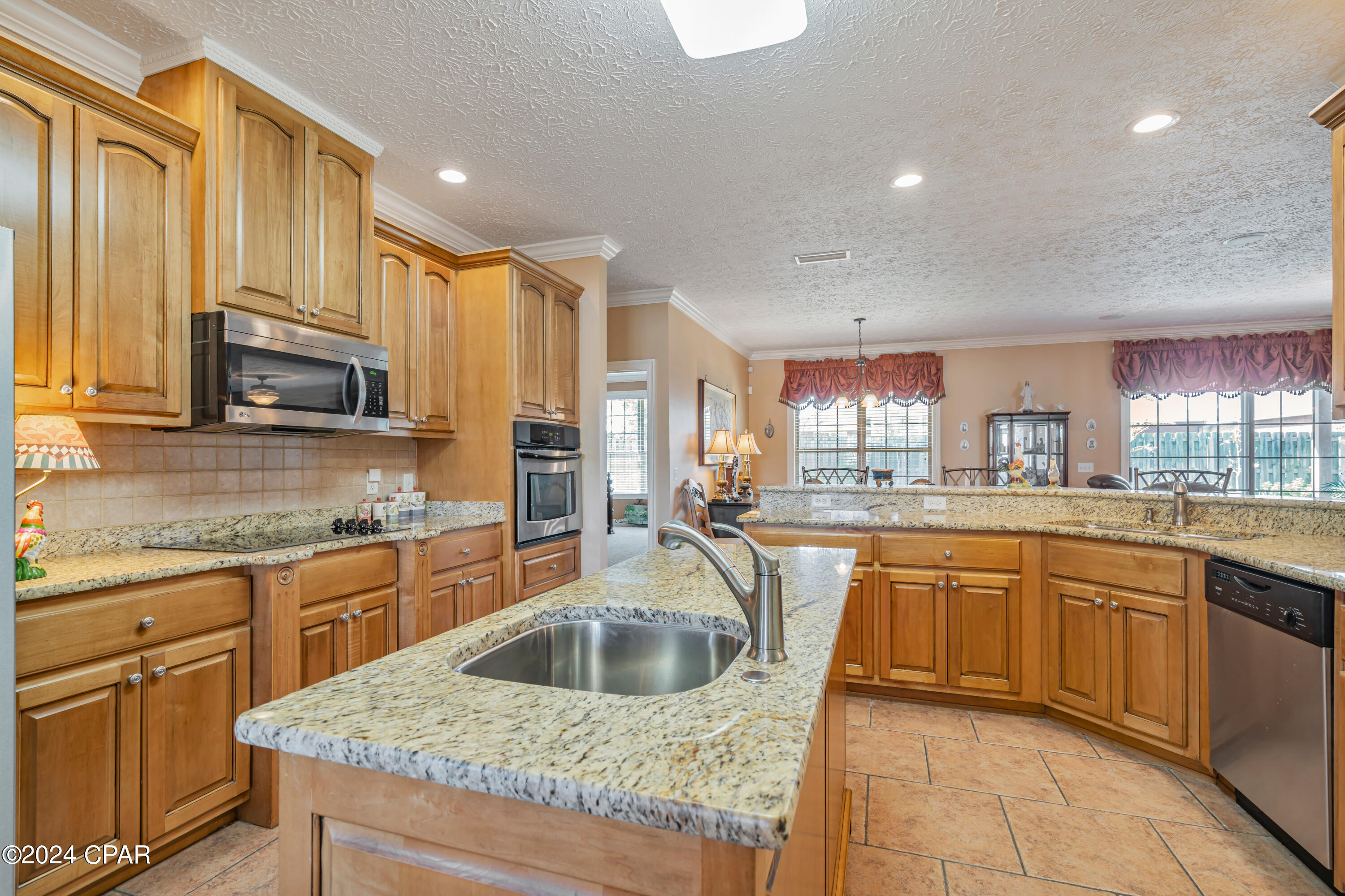 Image 3 For 3401 Hillcrest Drive