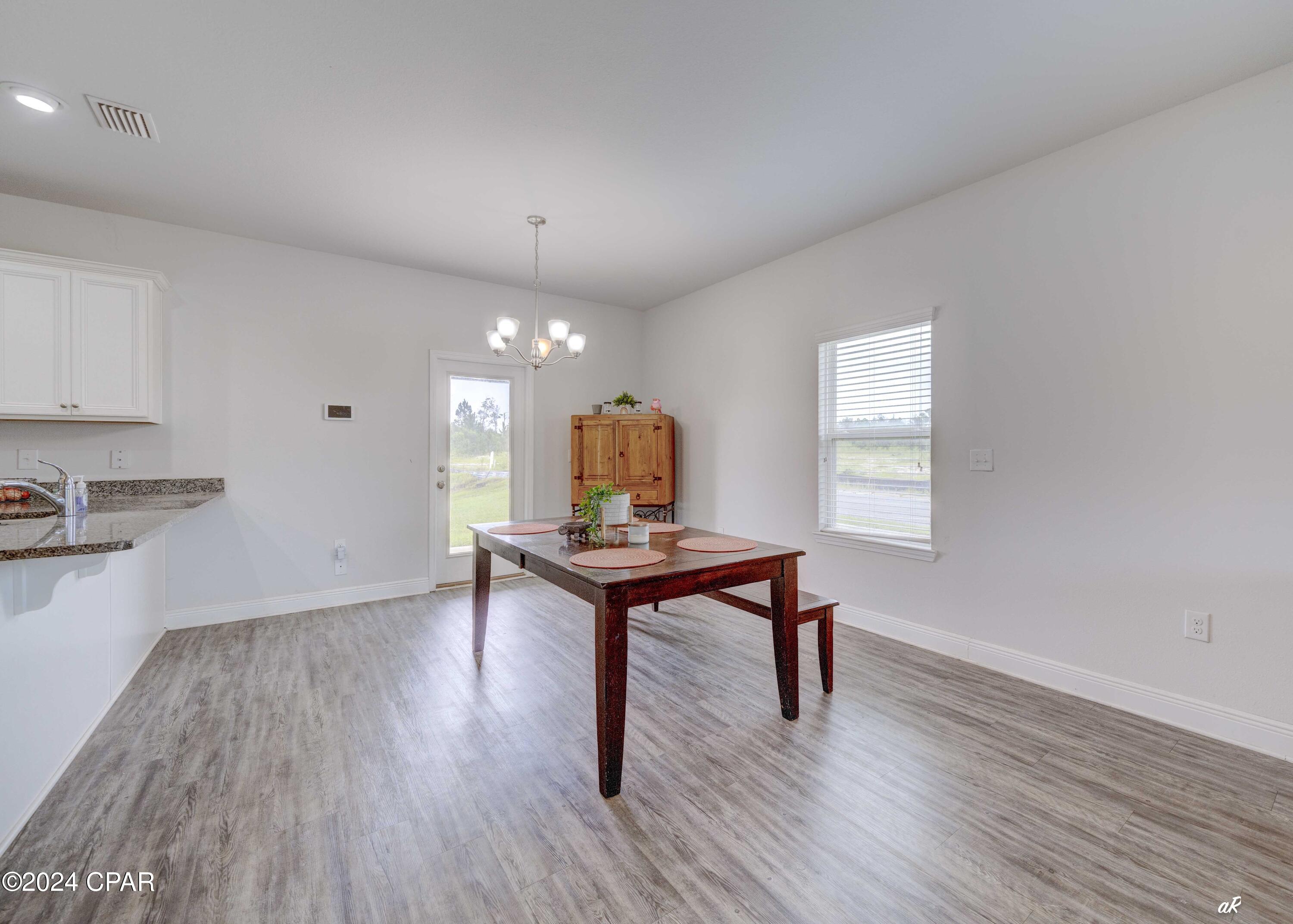 Image 4 For 140 Shoreview Drive