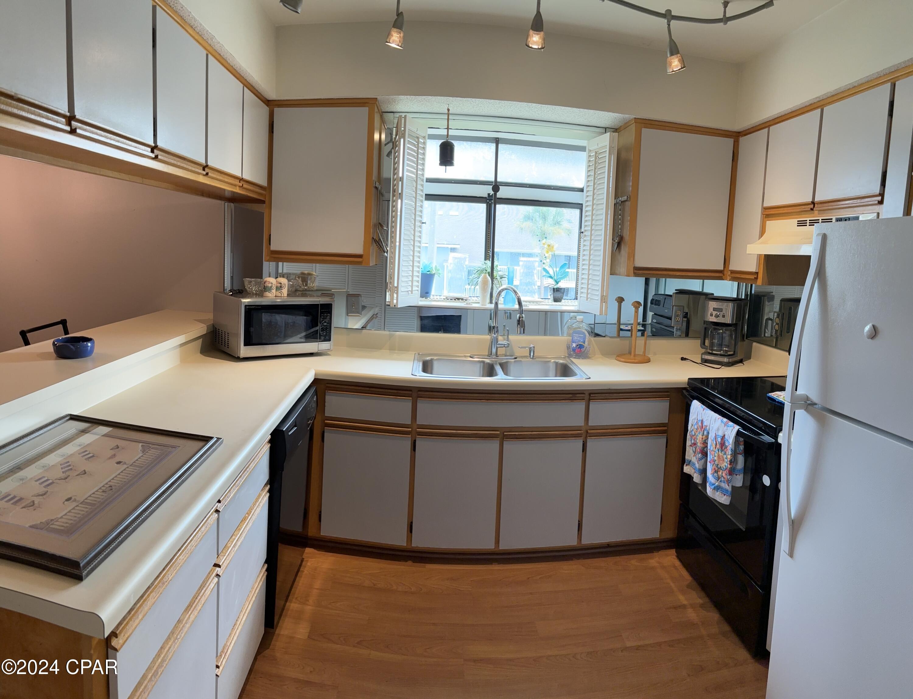 Image 6 For 8501 Lagoon Drive 312