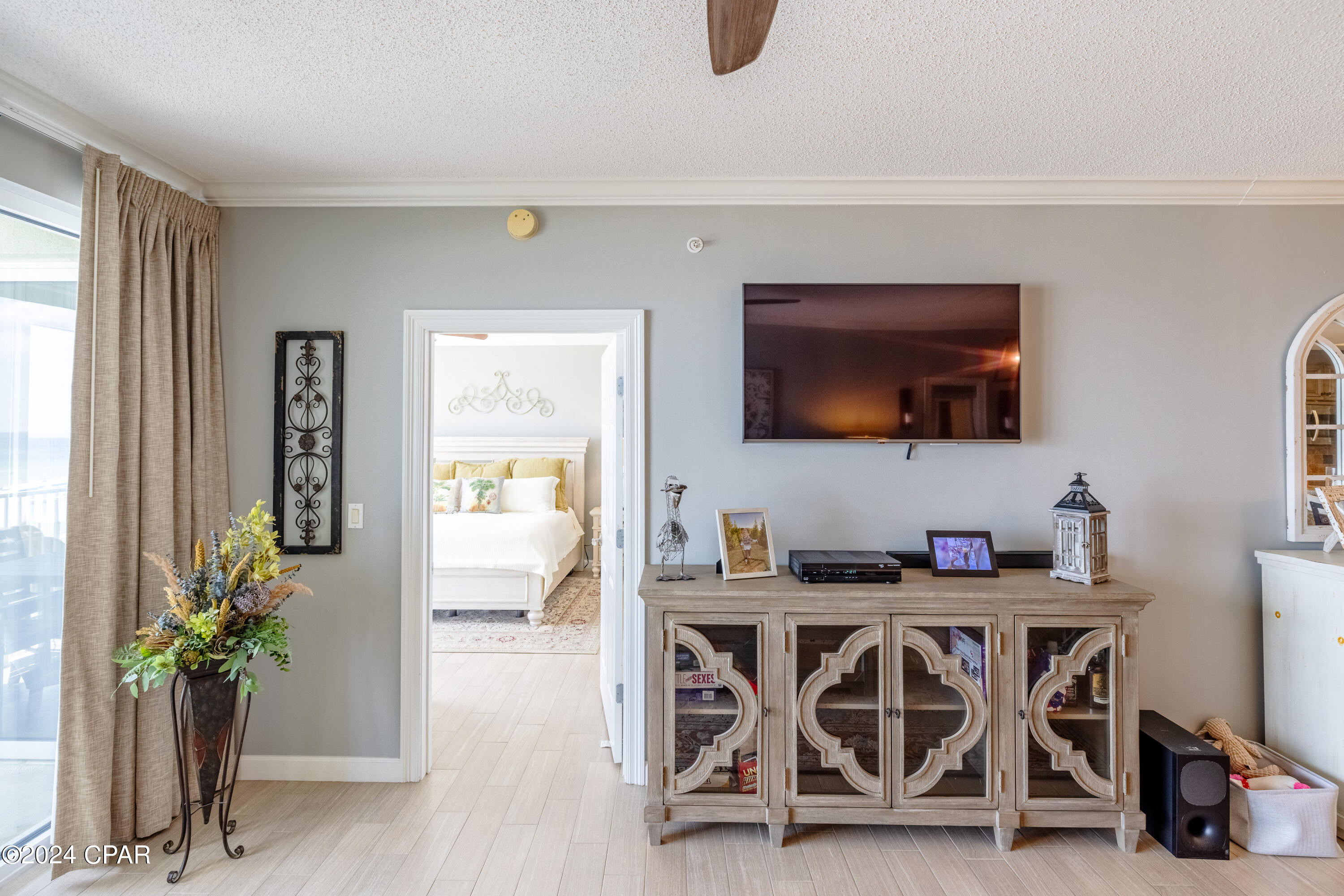 Image 8 For 9450 Thomas Drive 402