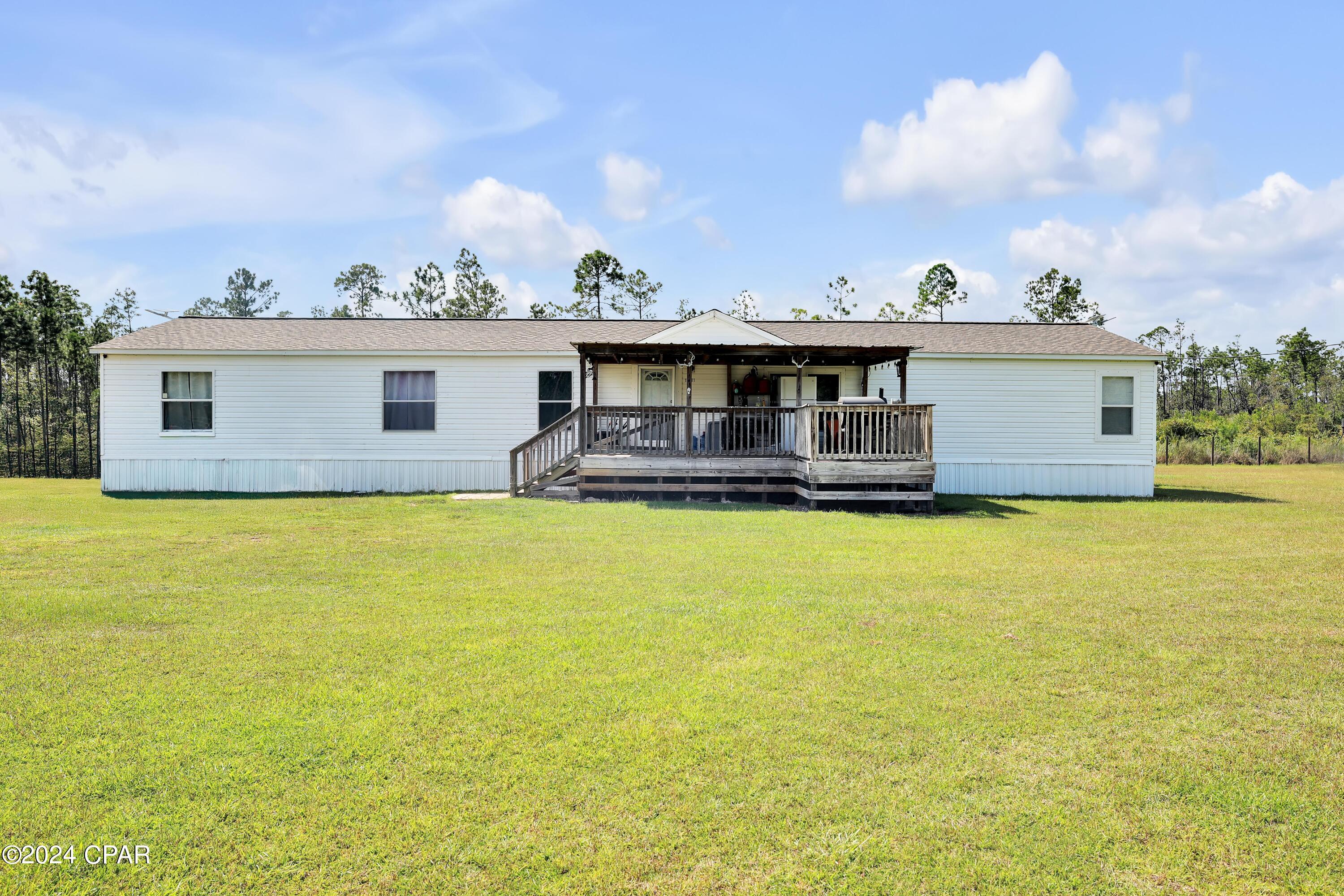 Photo of 17011 Roll O Home Fountain FL 32438