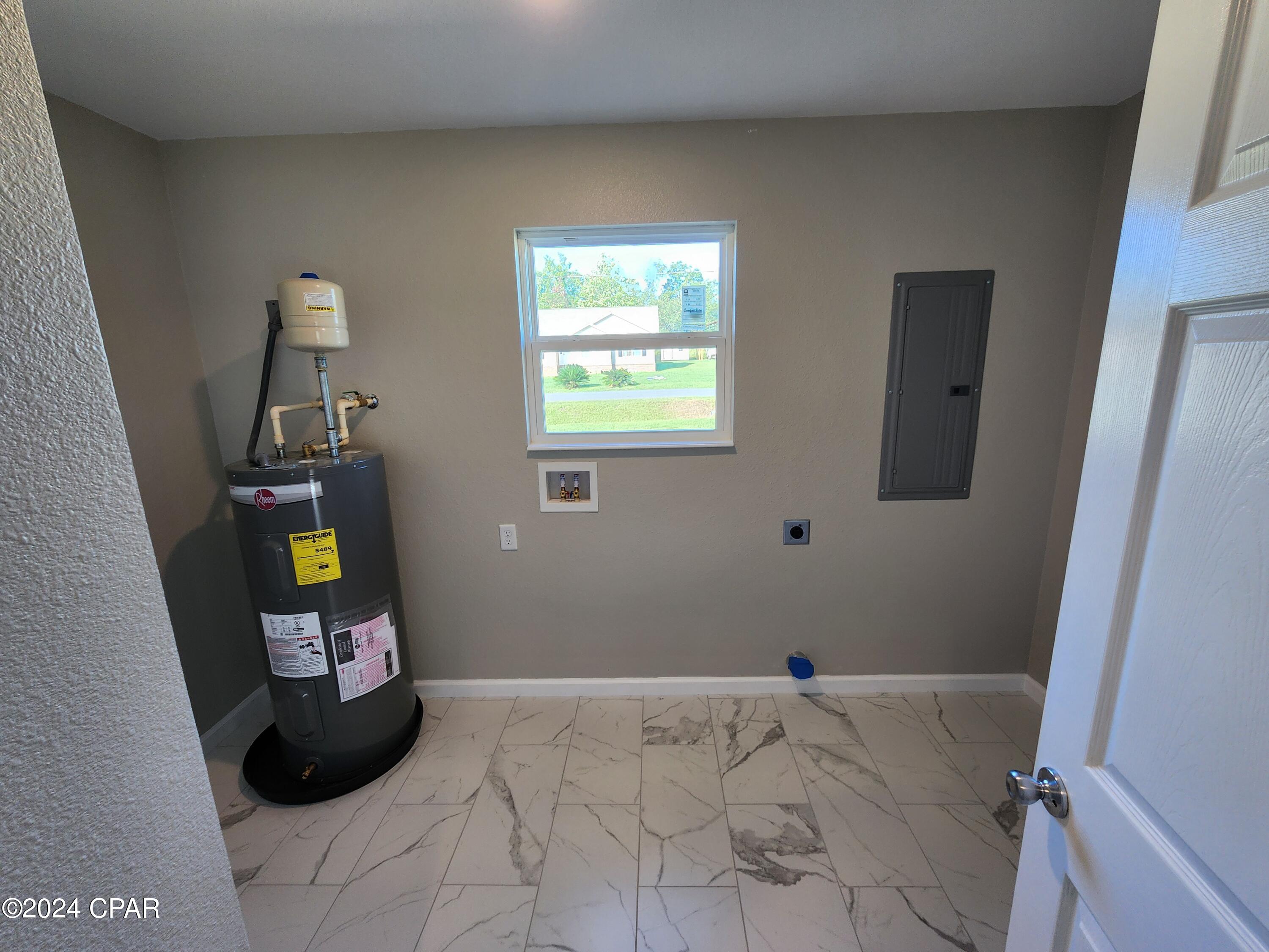 2124 Aaron Avenue, Grand Ridge, Florida image 16