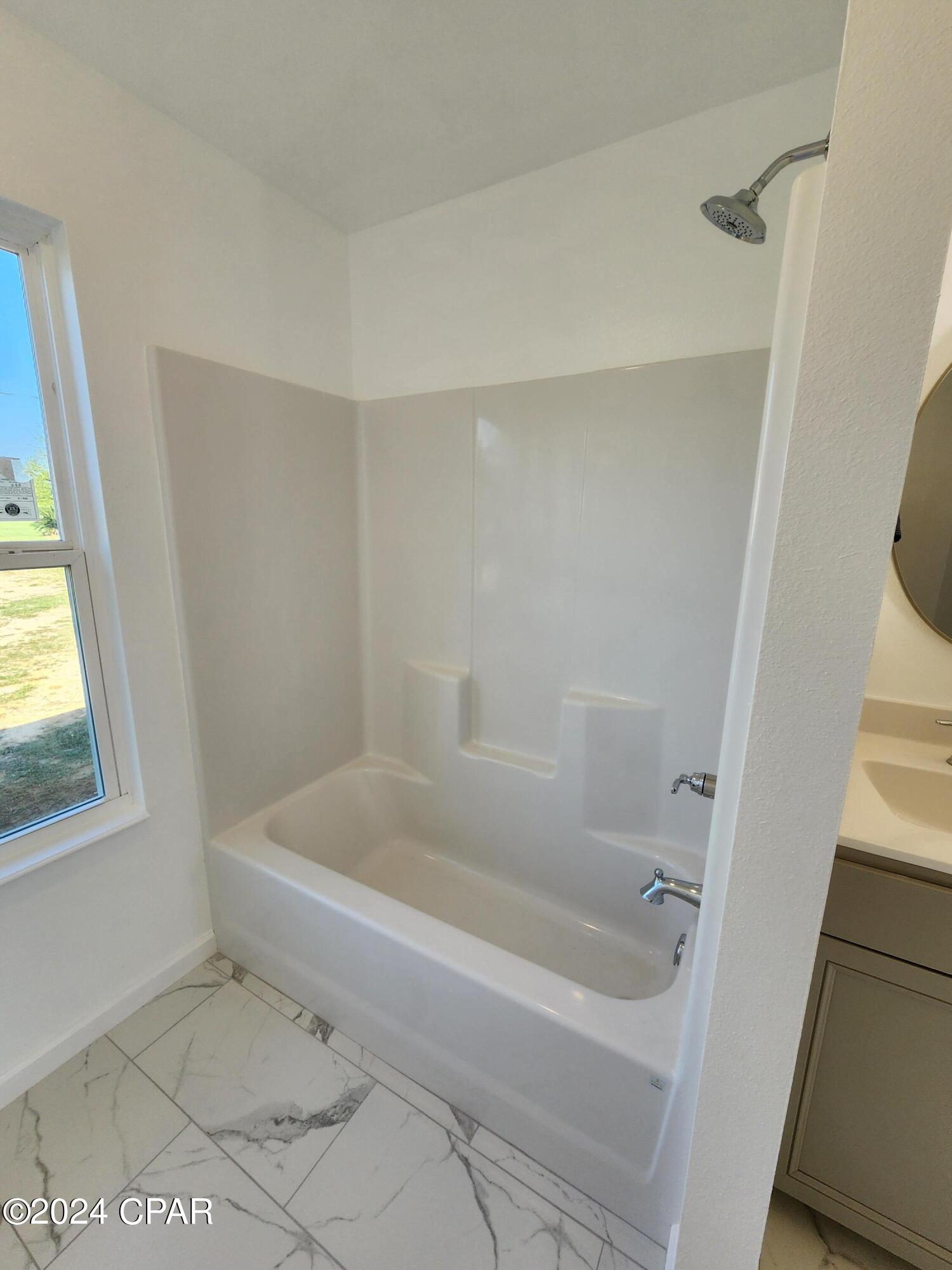 2124 Aaron Avenue, Grand Ridge, Florida image 27