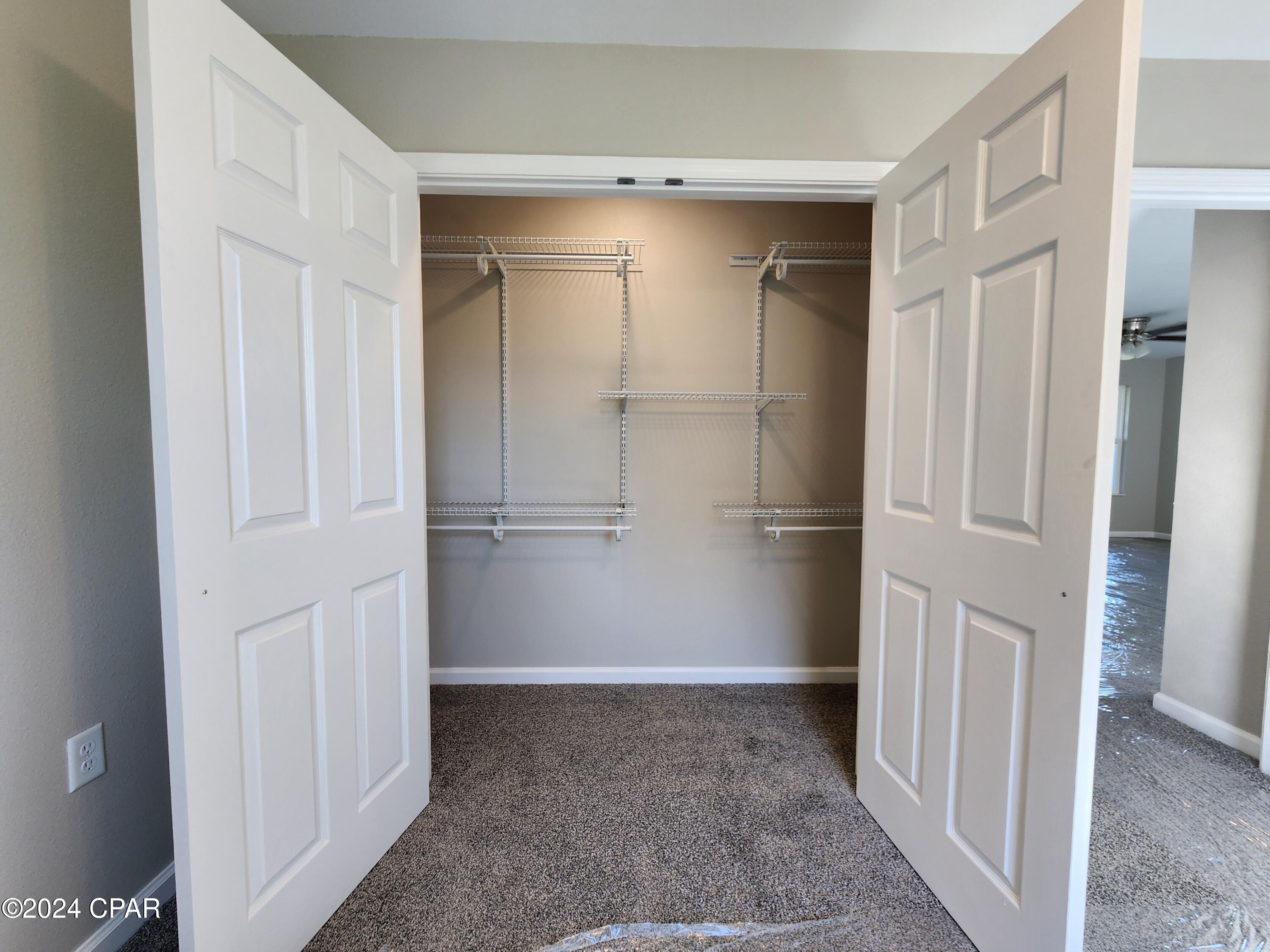 2124 Aaron Avenue, Grand Ridge, Florida image 32
