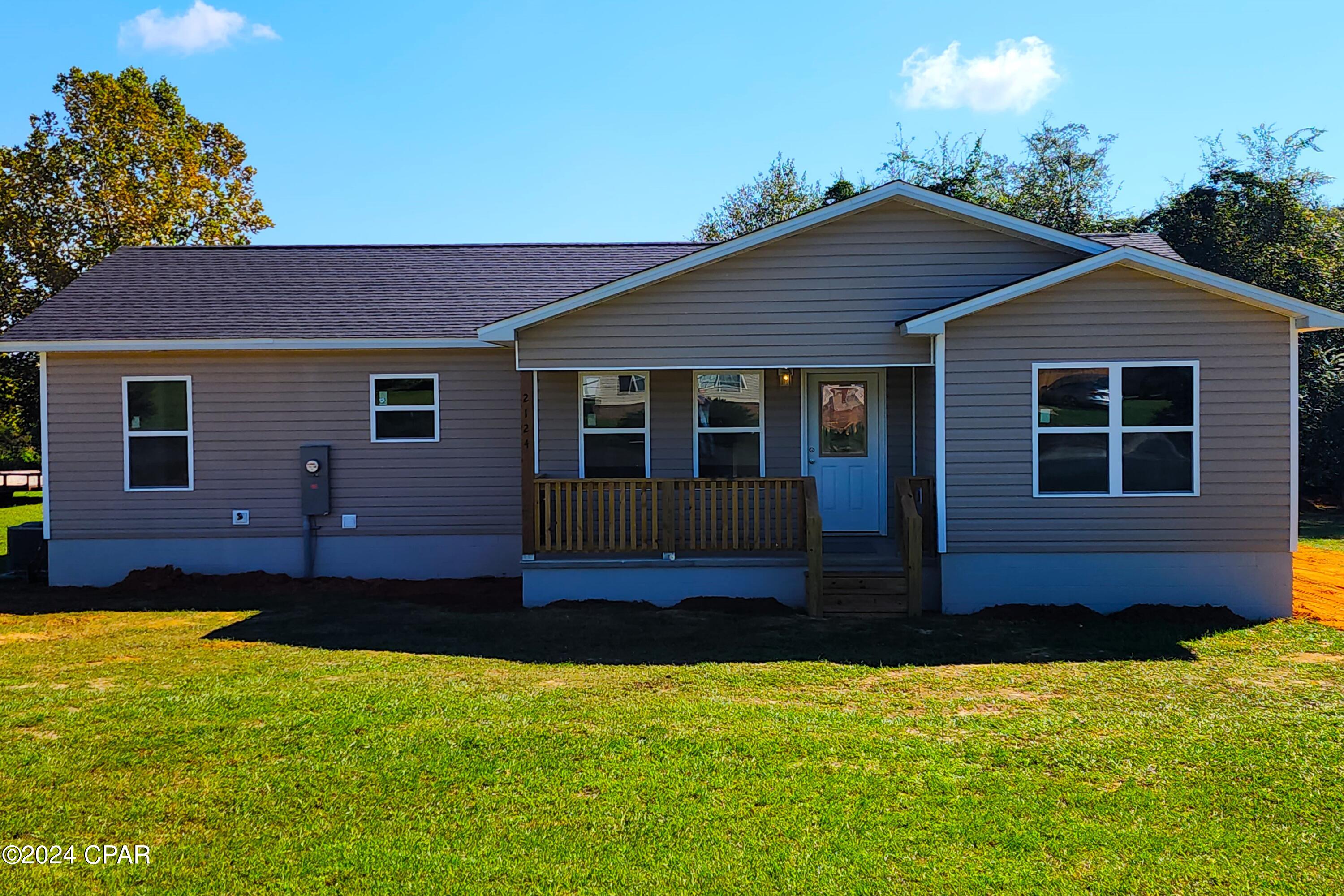 2124 Aaron Avenue, Grand Ridge, Florida image 38