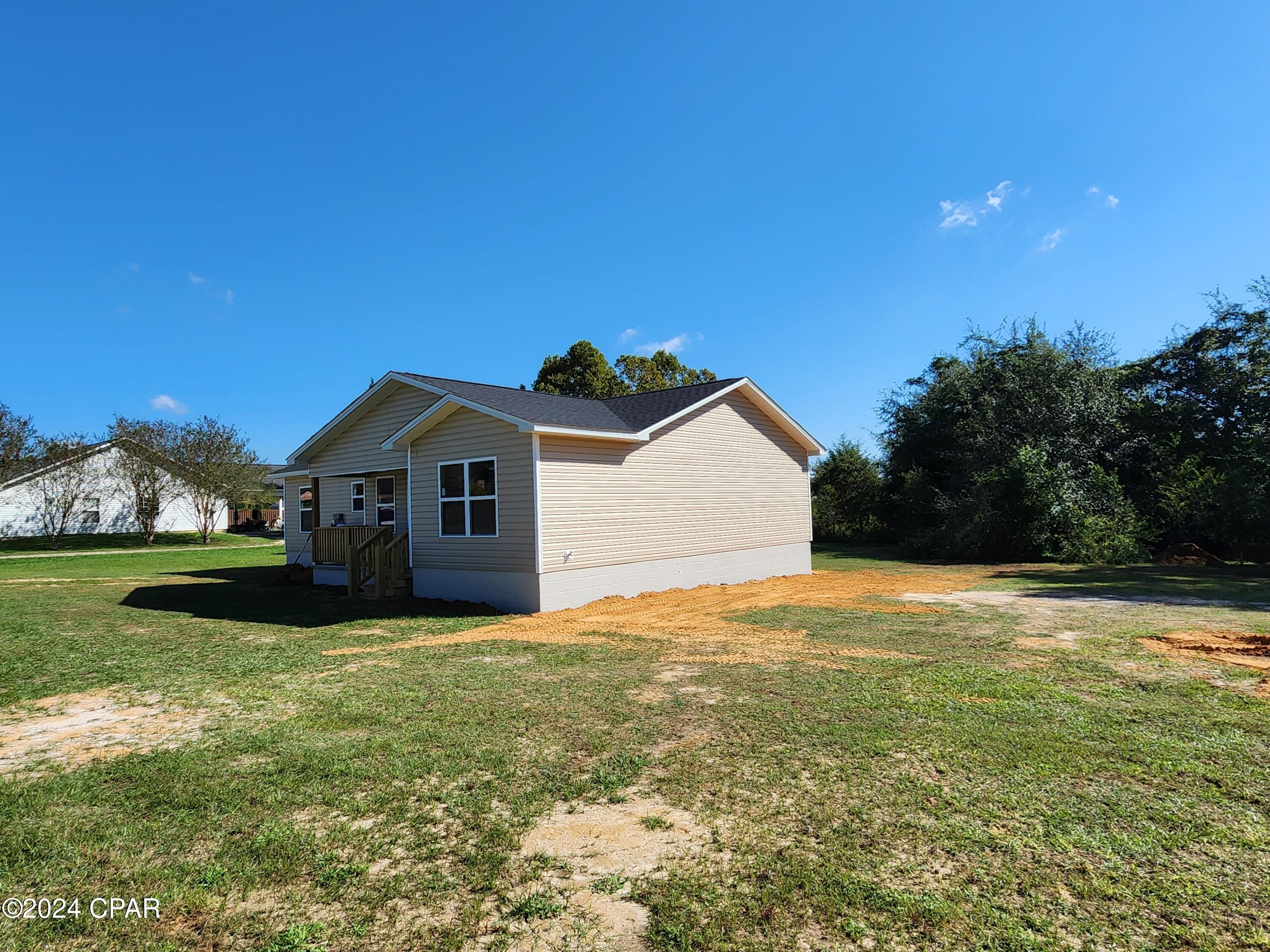 2124 Aaron Avenue, Grand Ridge, Florida image 44