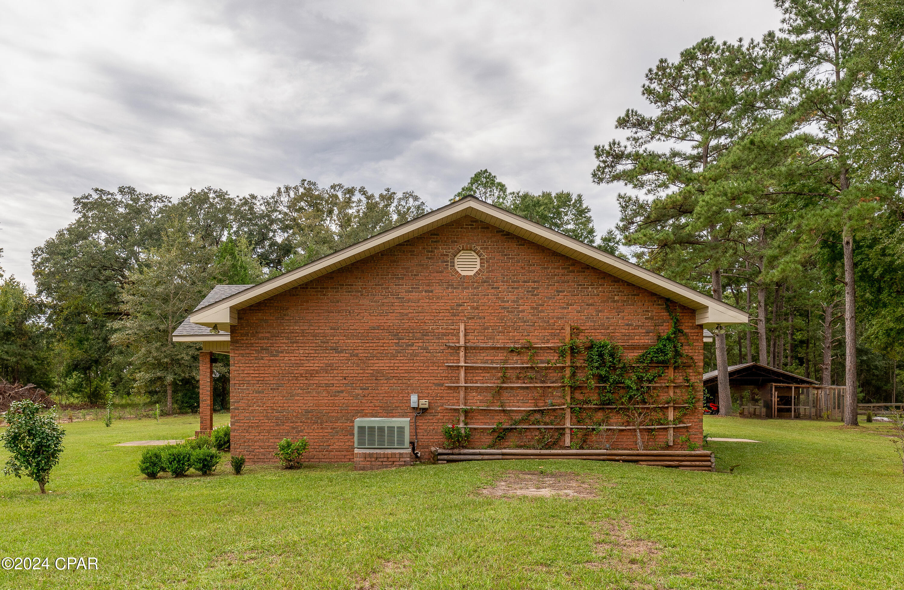 727 Wrights Creek Road, Caryville, Florida image 6