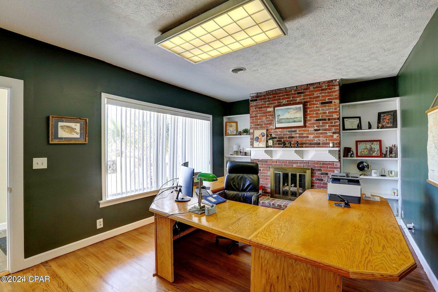 Listing photo id 2 for 1148 Jenks Avenue