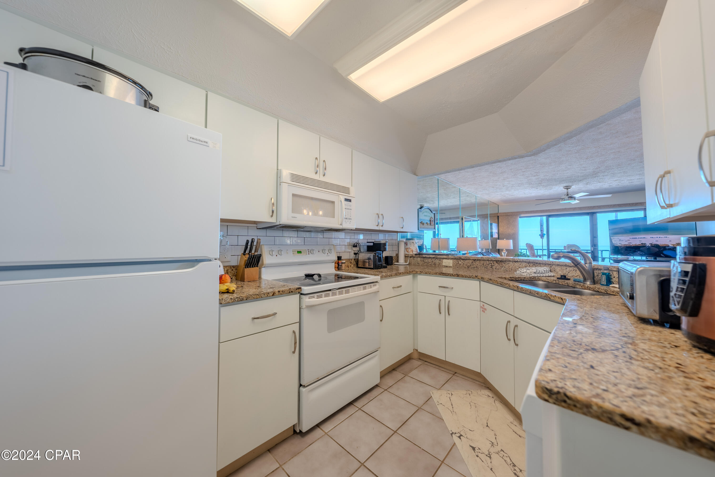 Image 8 For 6505 Thomas Drive 1002
