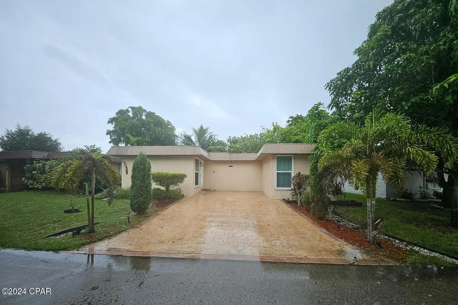 Listing Details for 7201 68 Street, Tamarac, FL 33321