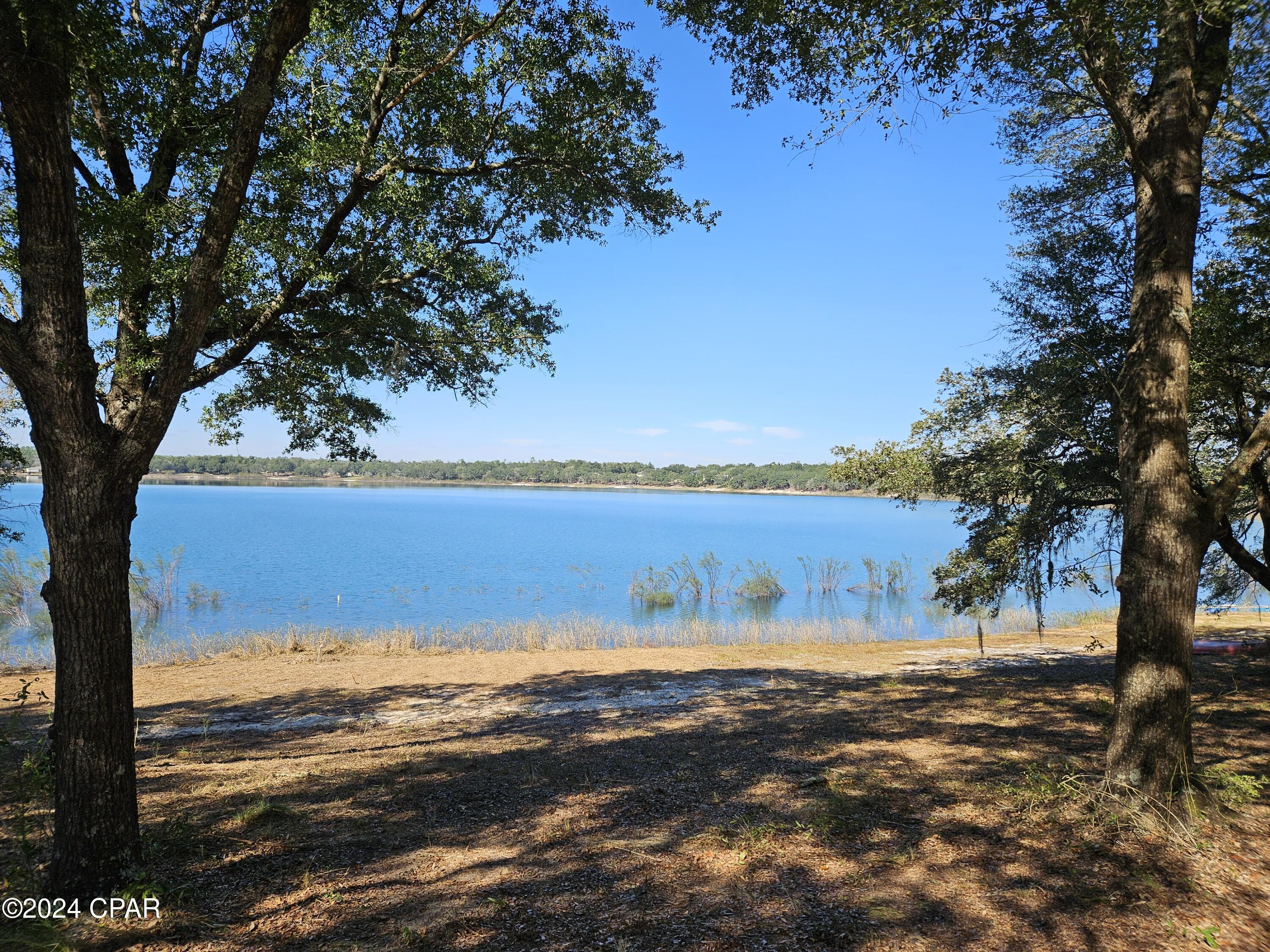 4399 Leisure Lakes Drive, Chipley, Florida image 8