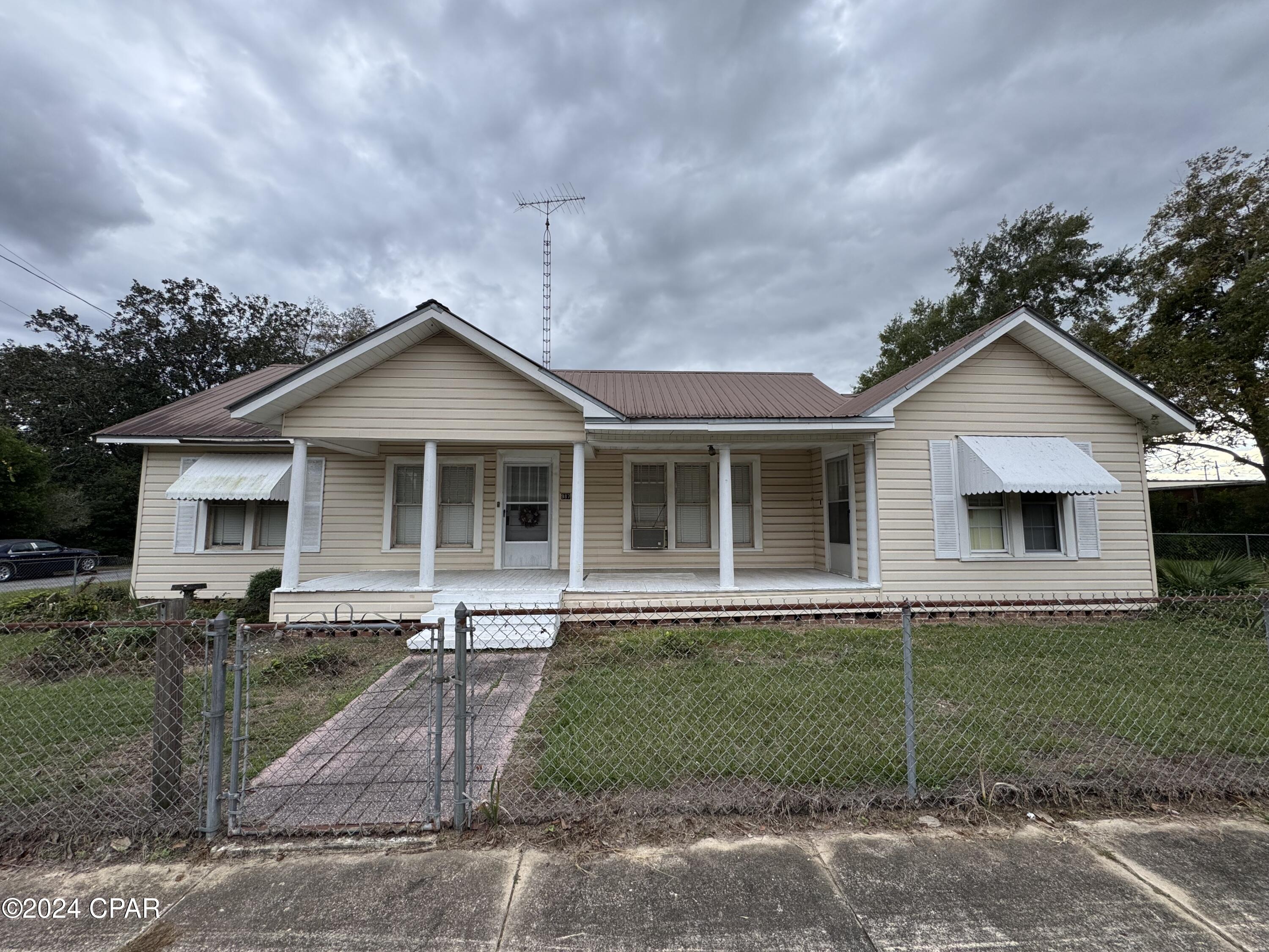 Photo of 987 7th Graceville FL 32440