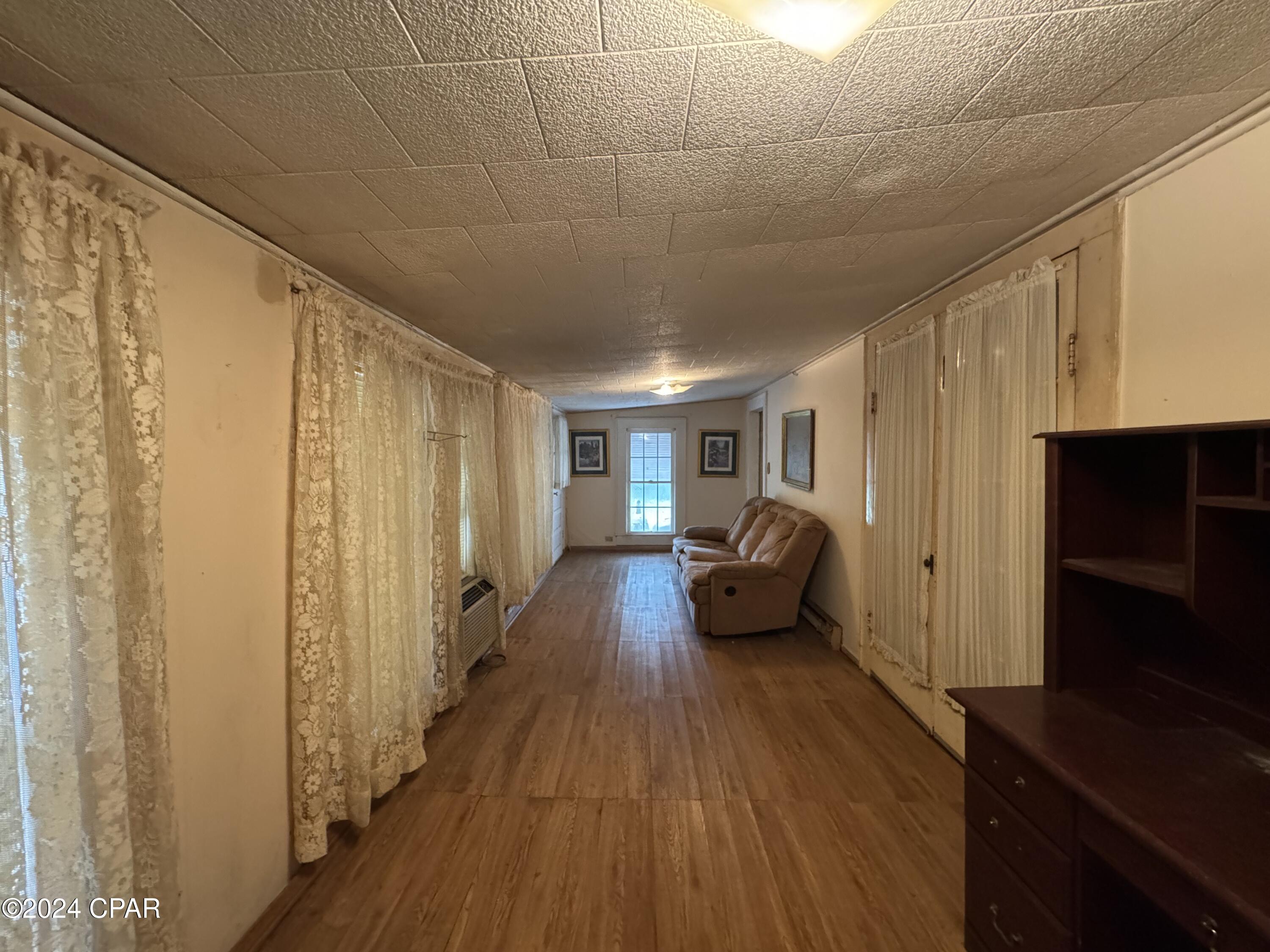 Image 17 For 987 7th Avenue