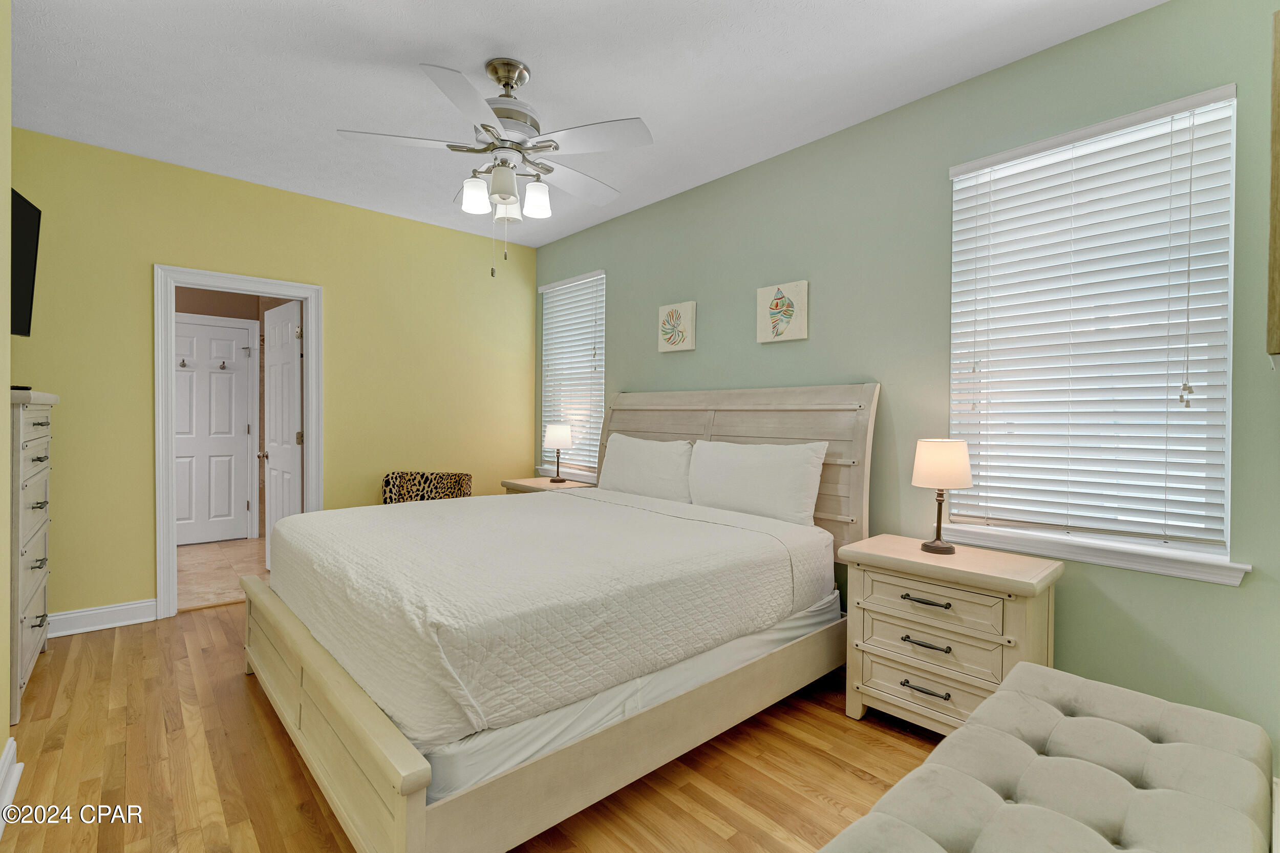 Listing photo id 43 for 5405 Thomas Drive