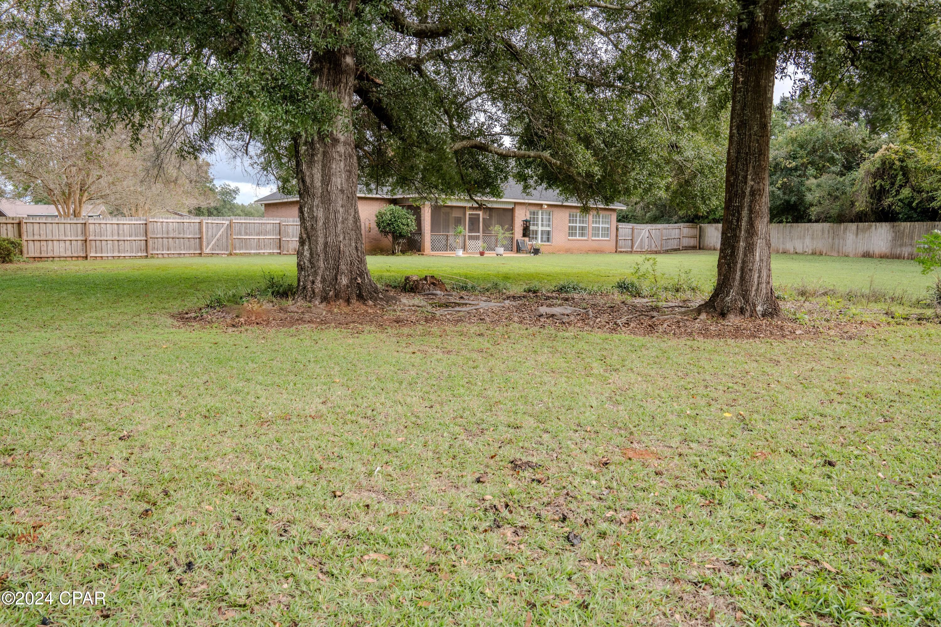 3425 Maplewood Court, Marianna, Florida image 4