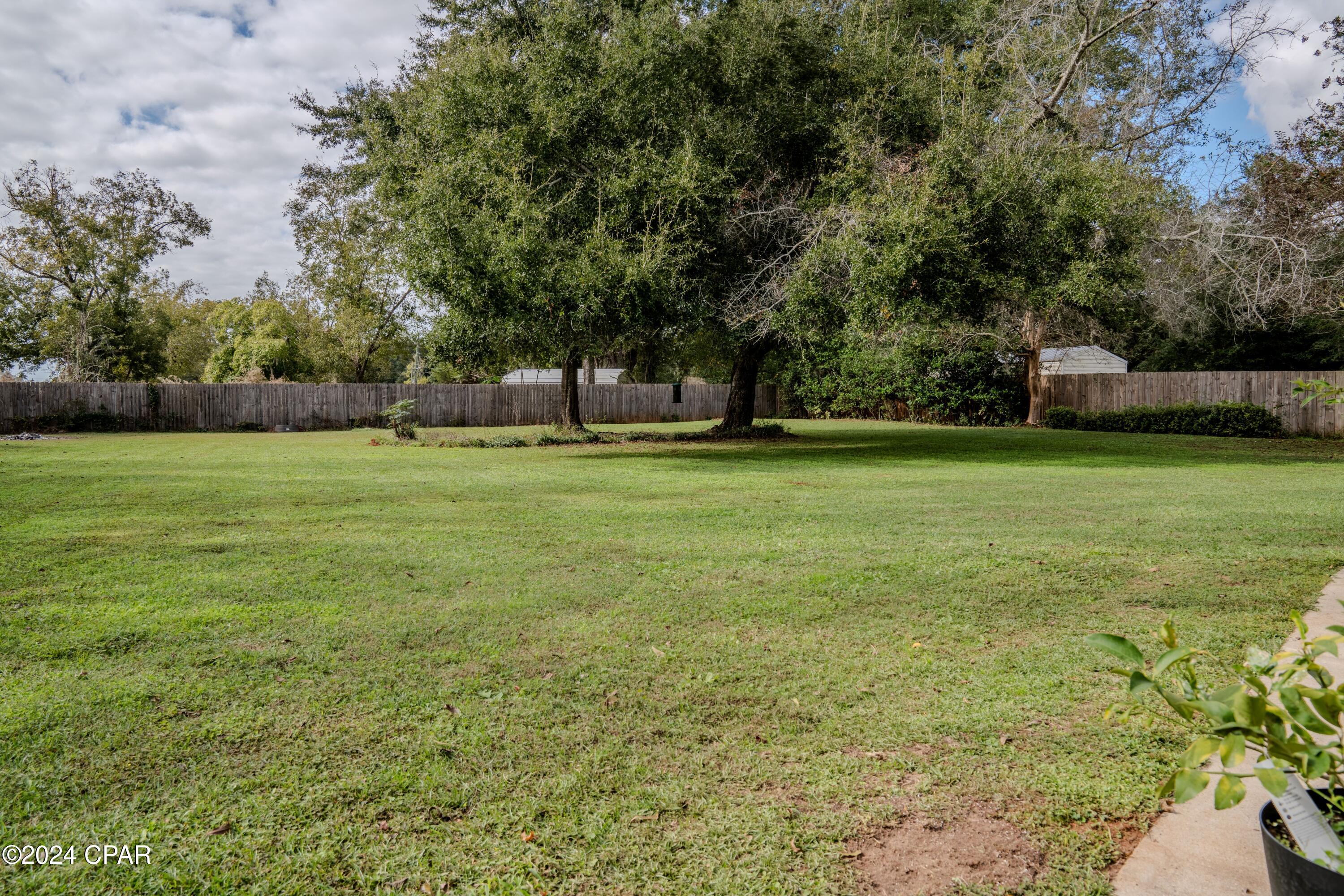 3425 Maplewood Court, Marianna, Florida image 8
