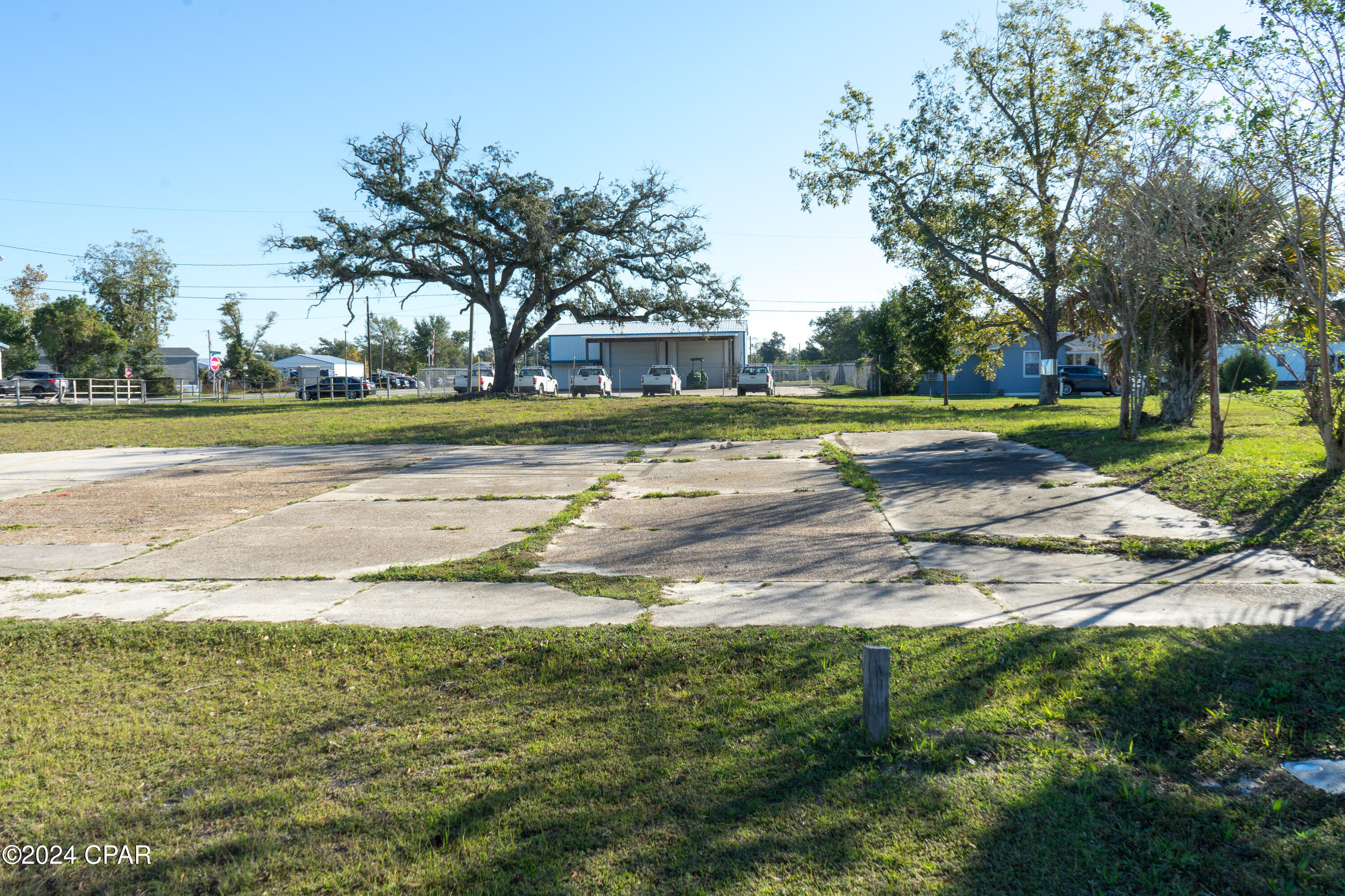 Image 9 For 318 School Avenue