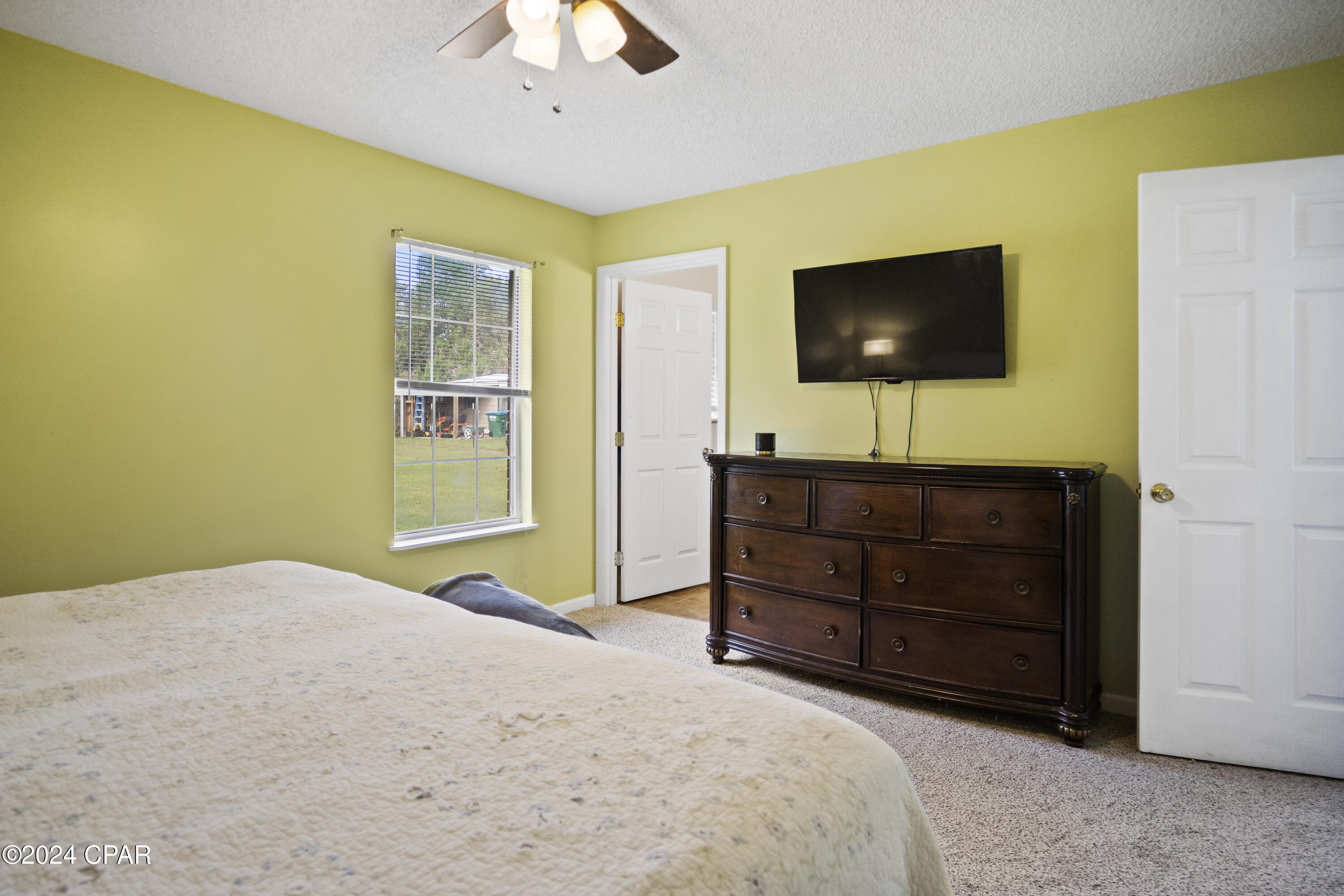 Image 25 For 18496 Live Oak Lane