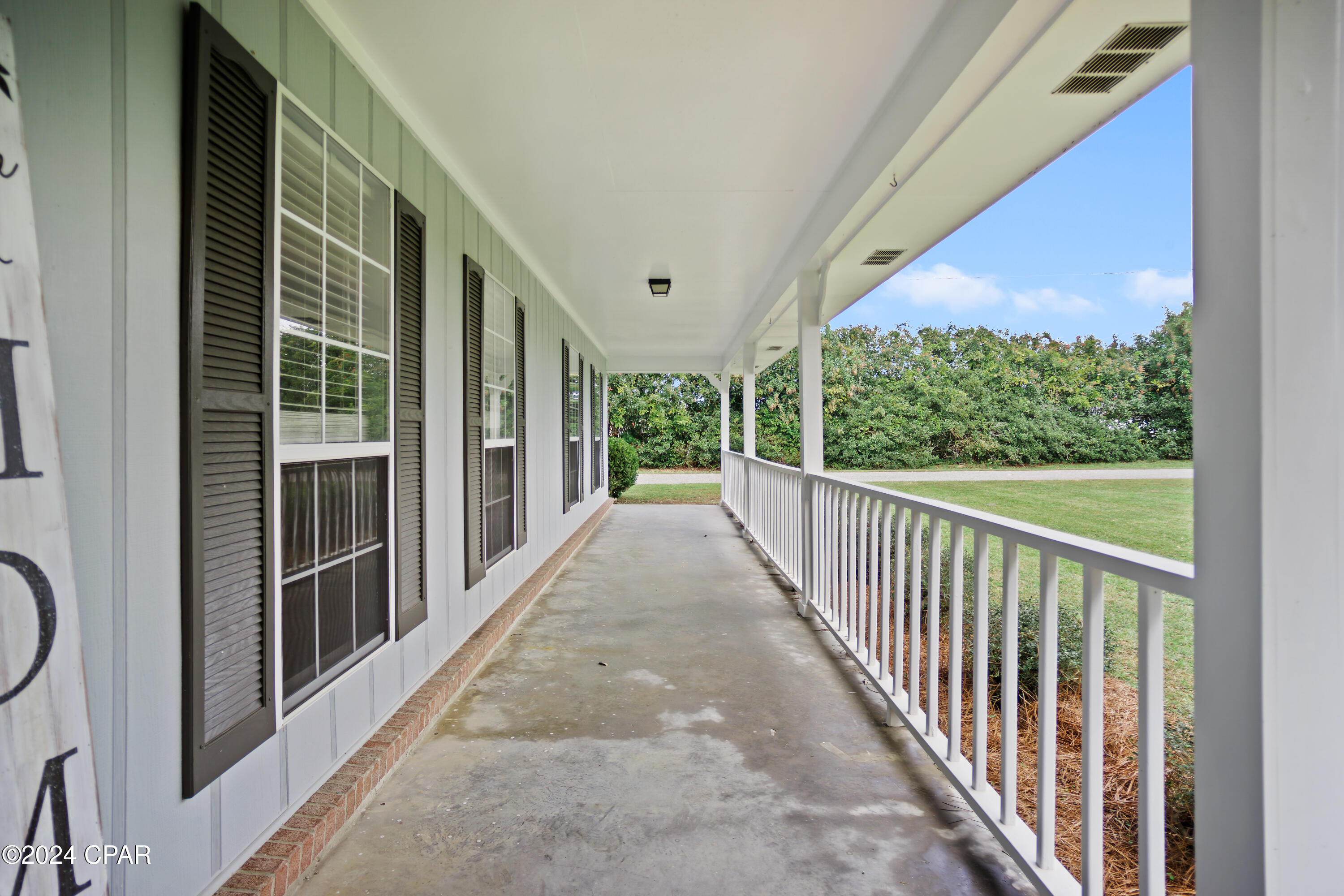 Image 6 For 18496 Live Oak Lane