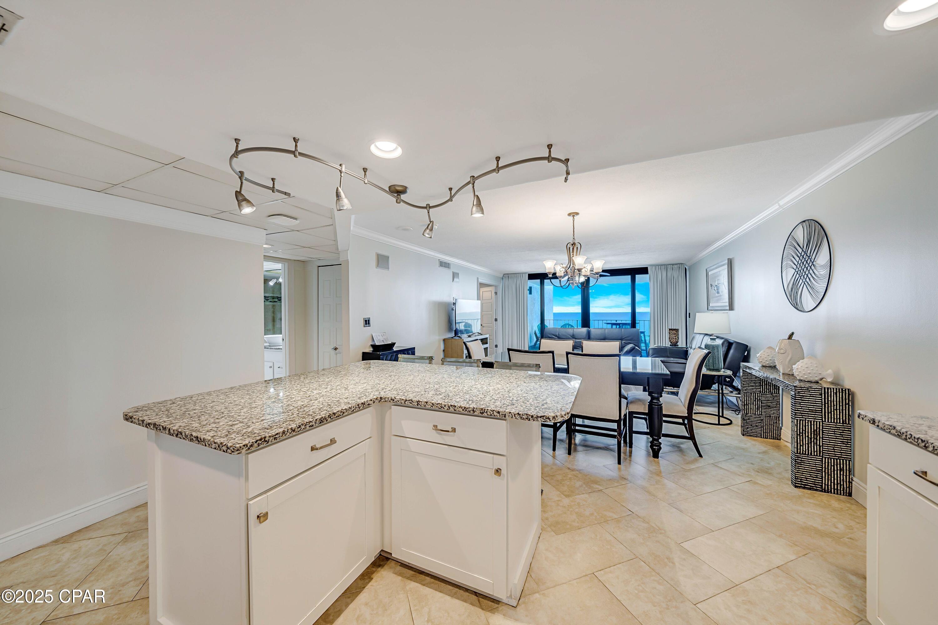 Image 12 For 6201 Thomas Drive 1405